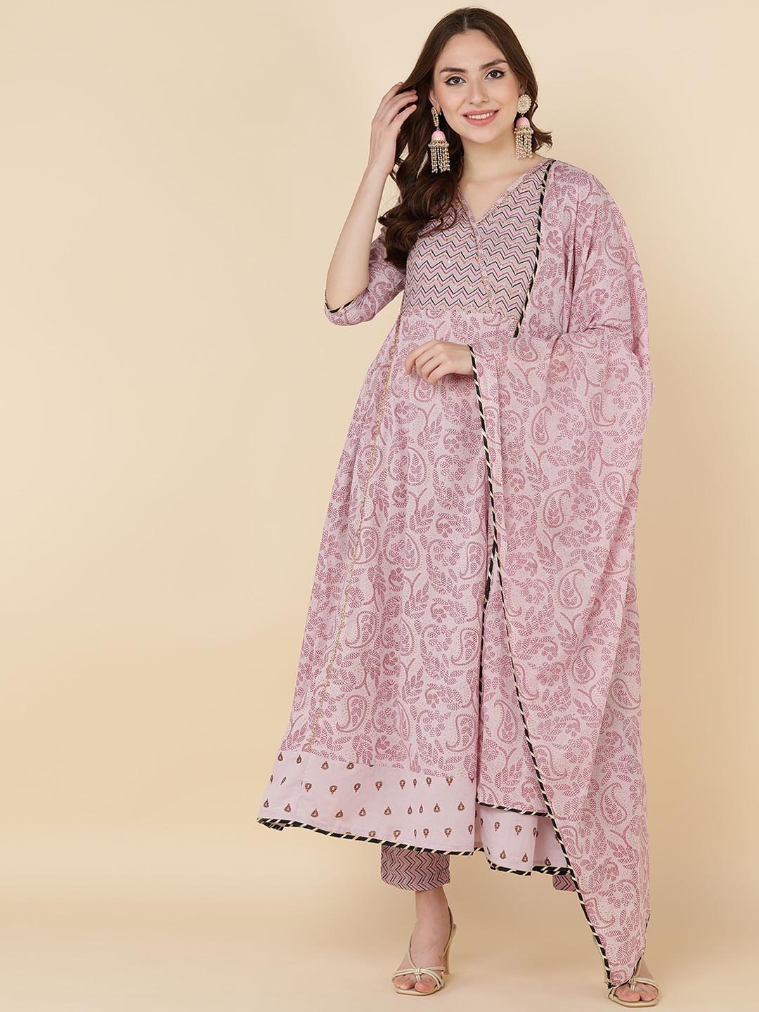 HERE&NOW Ethnic Motifs Embroidered Pure Cotton Anarkali Kurta with Trousers & Dupatta, White
HERE&NOW Ethnic Motifs Embroidered Pure Cotton Anarkali Kurta with Trousers & Dupatta, White