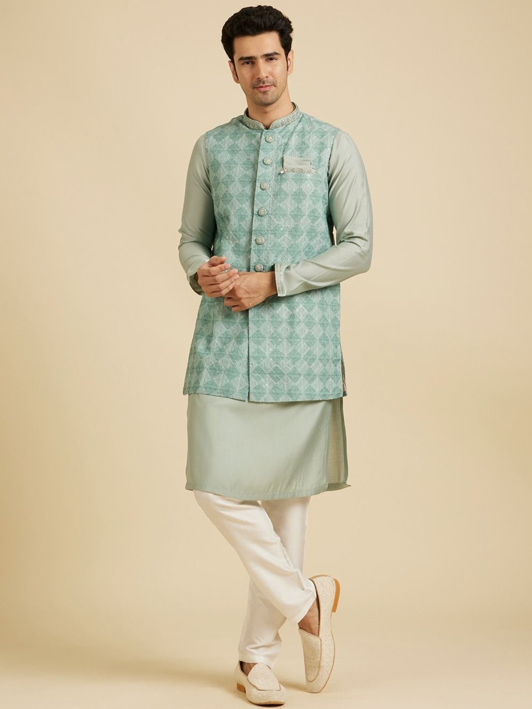 Manyavar Mandarin Collar Sequinned Straight Kurta With Pyjamas & Nehru Jacket, Green
Manyavar Mandarin Collar Sequinned Straight Kurta With Pyjamas & Nehru Jacket, Green