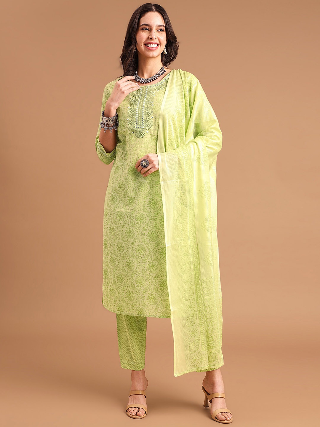 TRIVEDI Women Floral Embroidered Regular Pure Cotton Kurta with Trousers & With Dupatta, Green
TRIVEDI Women Floral Embroidered Regular Pure Cotton Kurta with Trousers & With Dupatta, Green