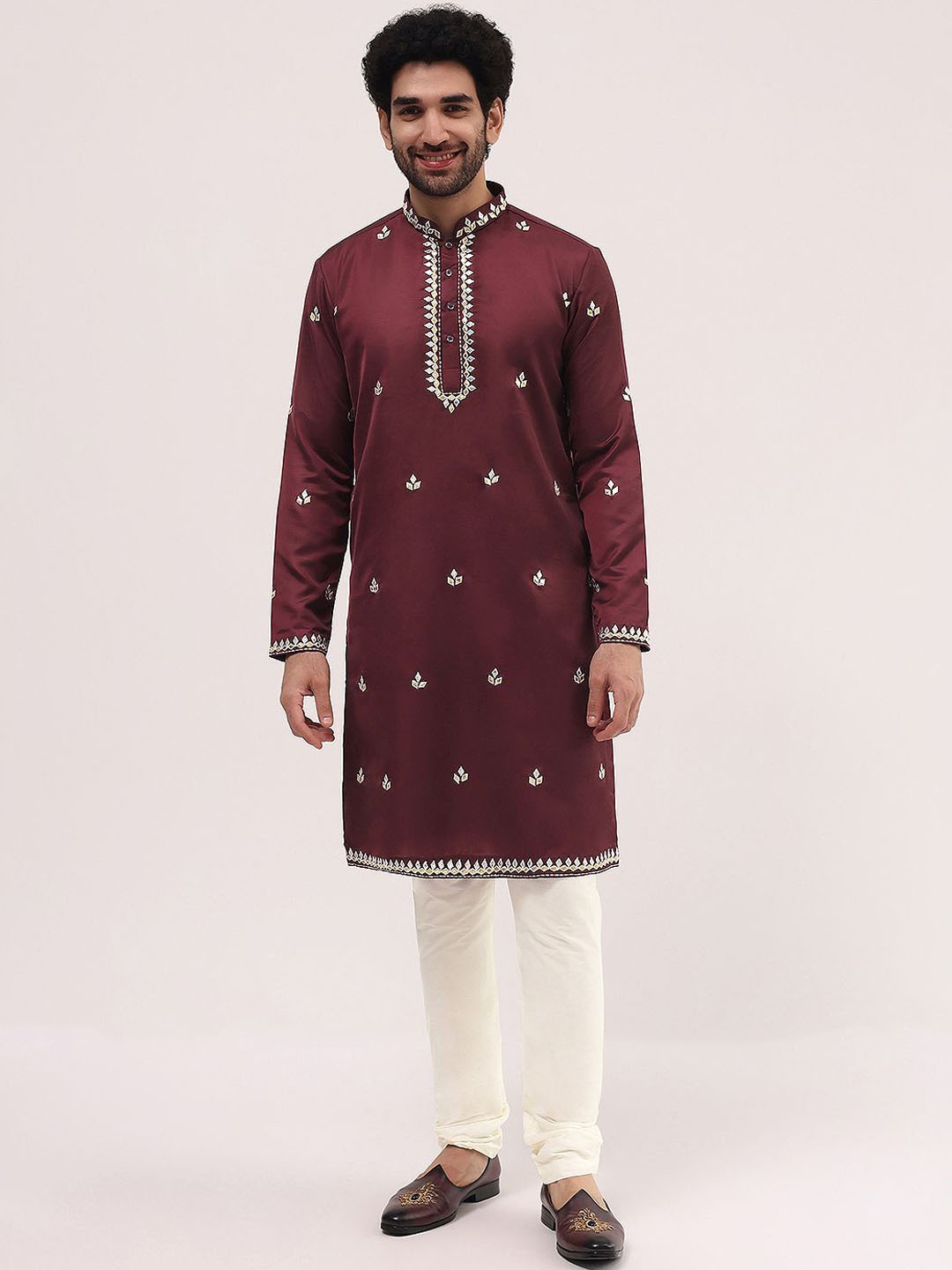 KALKI Fashion Men Ethnic Motifs Embroidered Regular Thread Work Kurta with Trousers, Maroon
KALKI Fashion Men Ethnic Motifs Embroidered Regular Thread Work Kurta with Trousers, Maroon