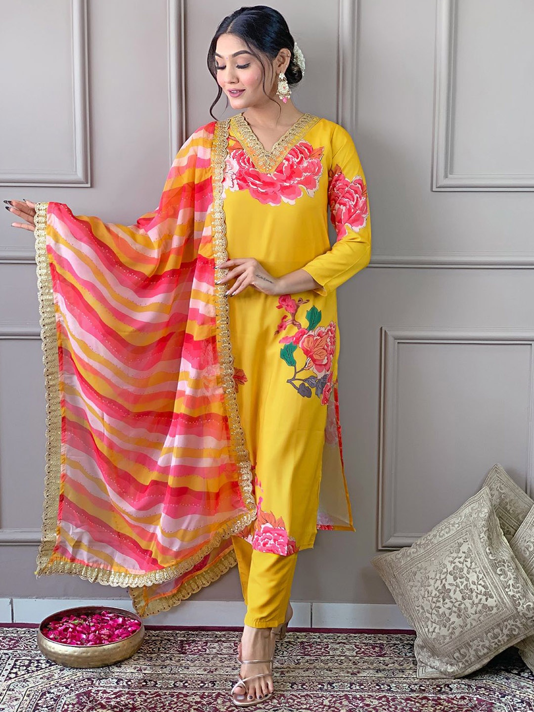 S.K.C Floral Printed Embroidered Straight Kurta With Trousers & Dupatta, Yellow
S.K.C Floral Printed Embroidered Straight Kurta With Trousers & Dupatta, Yellow