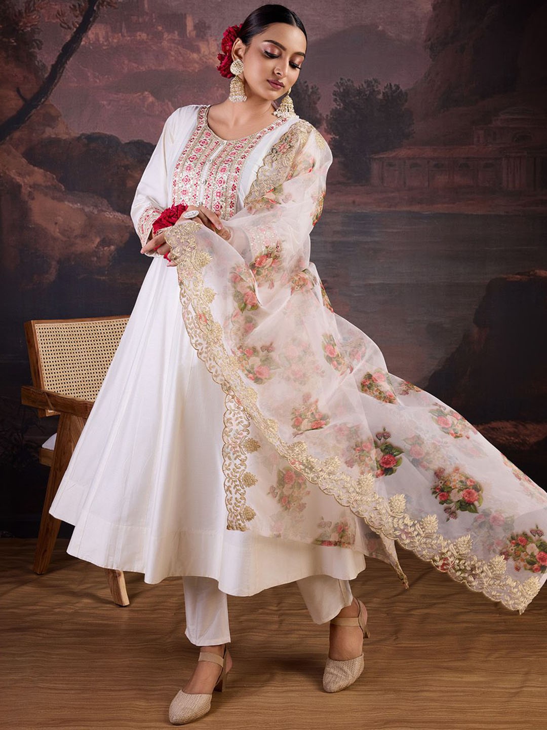 House of Pataudi Ethnic Motifs Embroidered Zari Anarkali Kurta With Trouser & Dupatta, White
House of Pataudi Ethnic Motifs Embroidered Zari Anarkali Kurta With Trouser & Dupatta, White