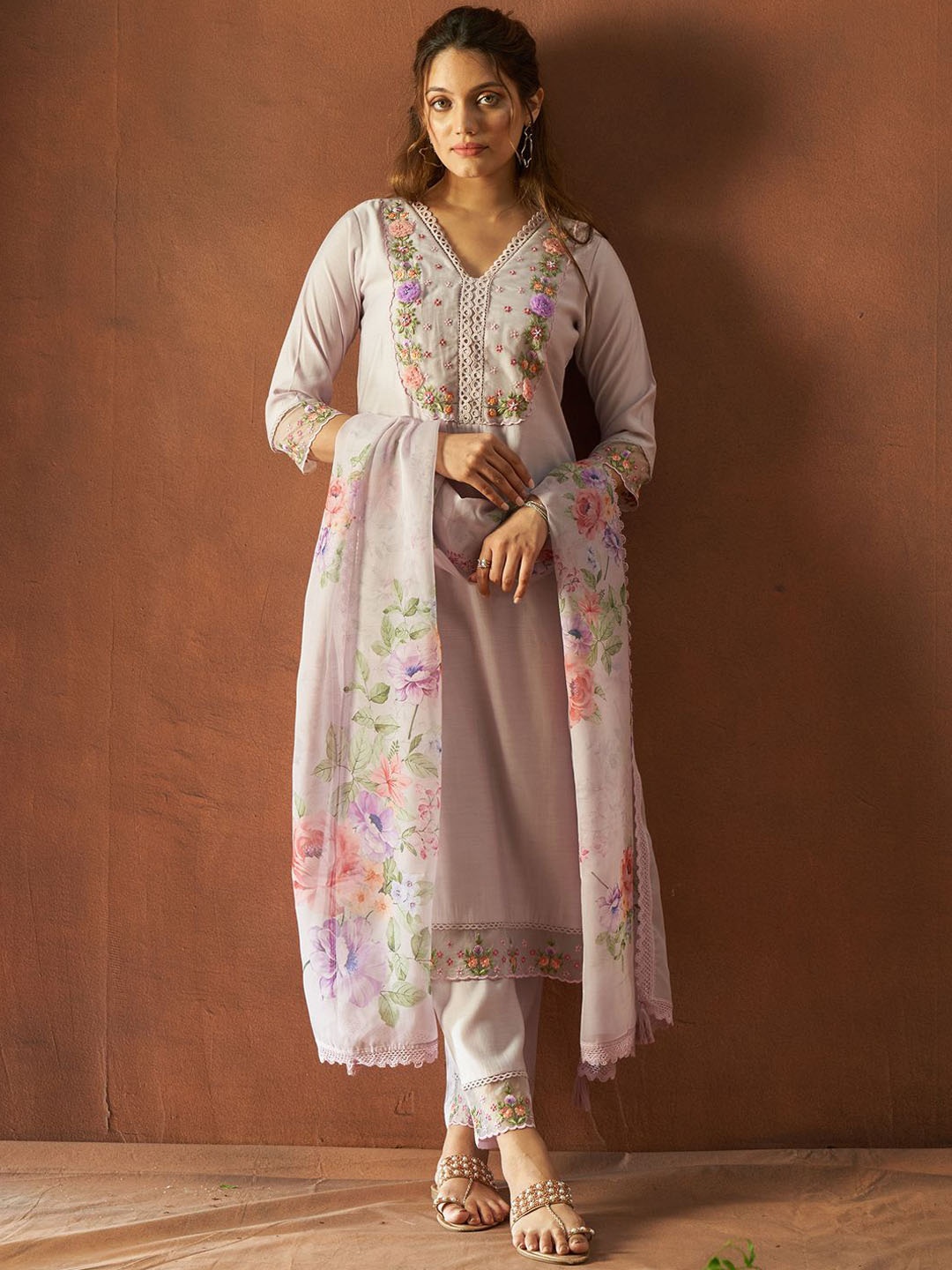 Indo Era Floral Embroidered Thread Work V-Neck Straight Kurta With Trousers & Dupatta, Grey
Indo Era Floral Embroidered Thread Work V-Neck Straight Kurta With Trousers & Dupatta, Grey