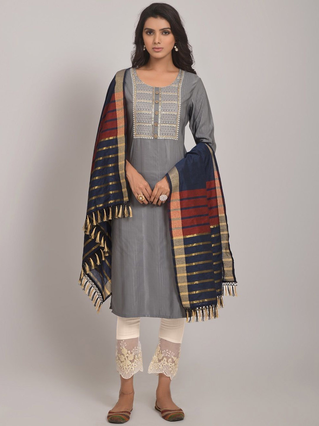 S.K.C Ethnic Motifs Yoke Design Sequinned Straight Kurta with Trousers & Dupatta, Grey
S.K.C Ethnic Motifs Yoke Design Sequinned Straight Kurta with Trousers & Dupatta, Grey