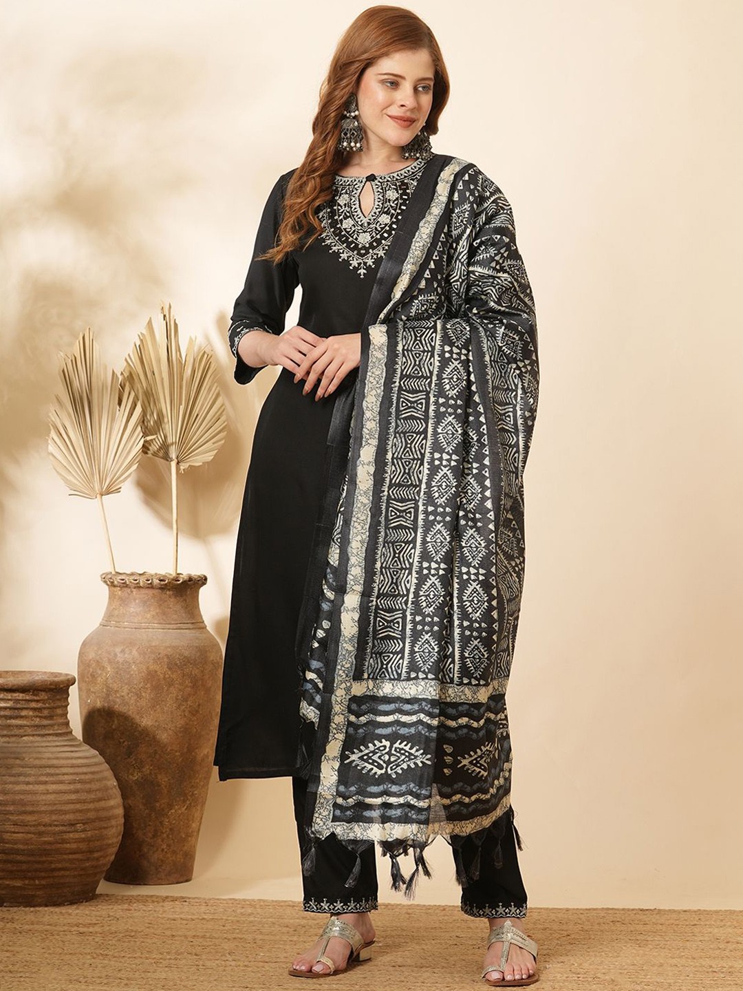FASHOR Women Ethnic Motifs Embroidered Regular Mirror Work Kurta with Trousers & With Dupatta, Black
FASHOR Women Ethnic Motifs Embroidered Regular Mirror Work Kurta with Trousers & With Dupatta, Black