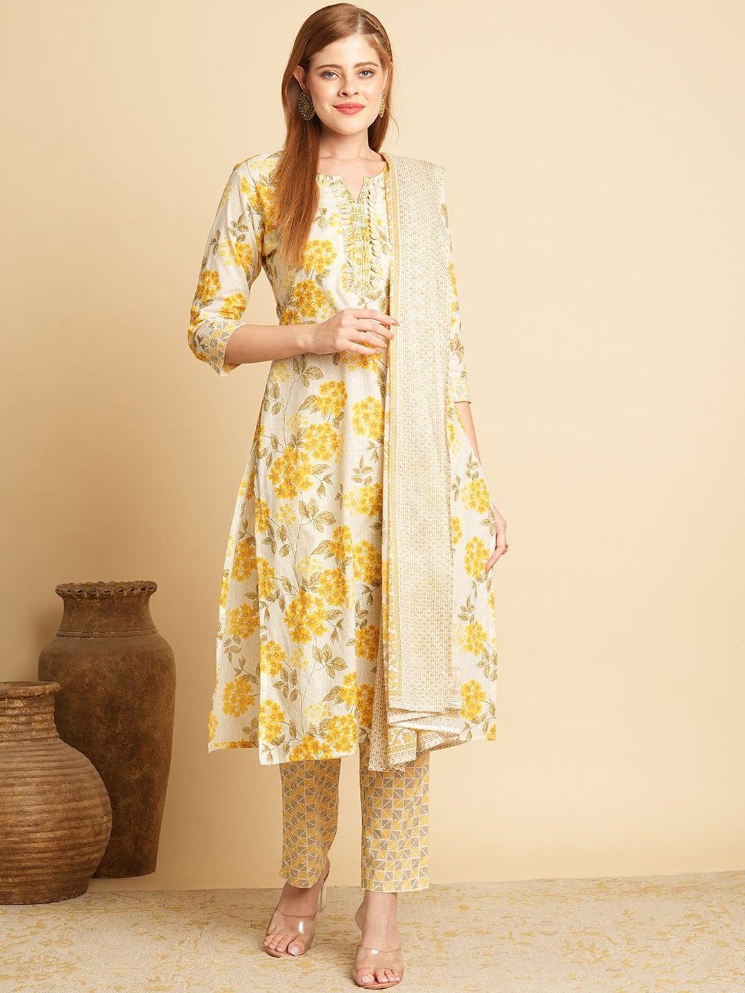 FASHOR Women Floral Printed Regular Mirror Work Pure Cotton Kurta with Trousers & With Dupatta, Yellow
FASHOR Women Floral Printed Regular Mirror Work Pure Cotton Kurta with Trousers & With Dupatta, Yellow