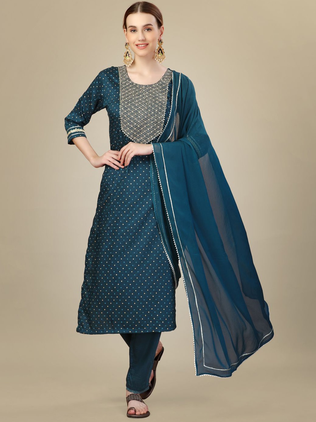 Rujave Women Ethnic Motifs Embroidered Regular Sequinned Kurta with Trousers & With Dupatta, Sea green
Rujave Women Ethnic Motifs Embroidered Regular Sequinned Kurta with Trousers & With Dupatta, Sea green