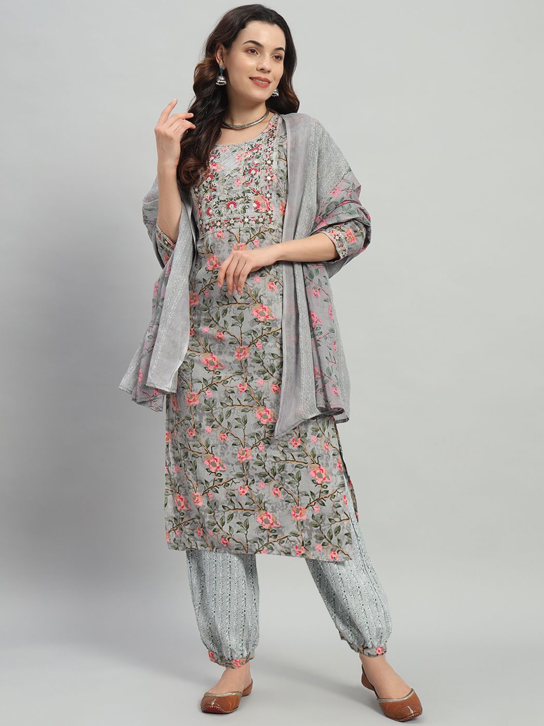 KALINI Women Floral Printed Regular Thread Work Kurta with Patiala & With Dupatta, Grey
KALINI Women Floral Printed Regular Thread Work Kurta with Patiala & With Dupatta, Grey