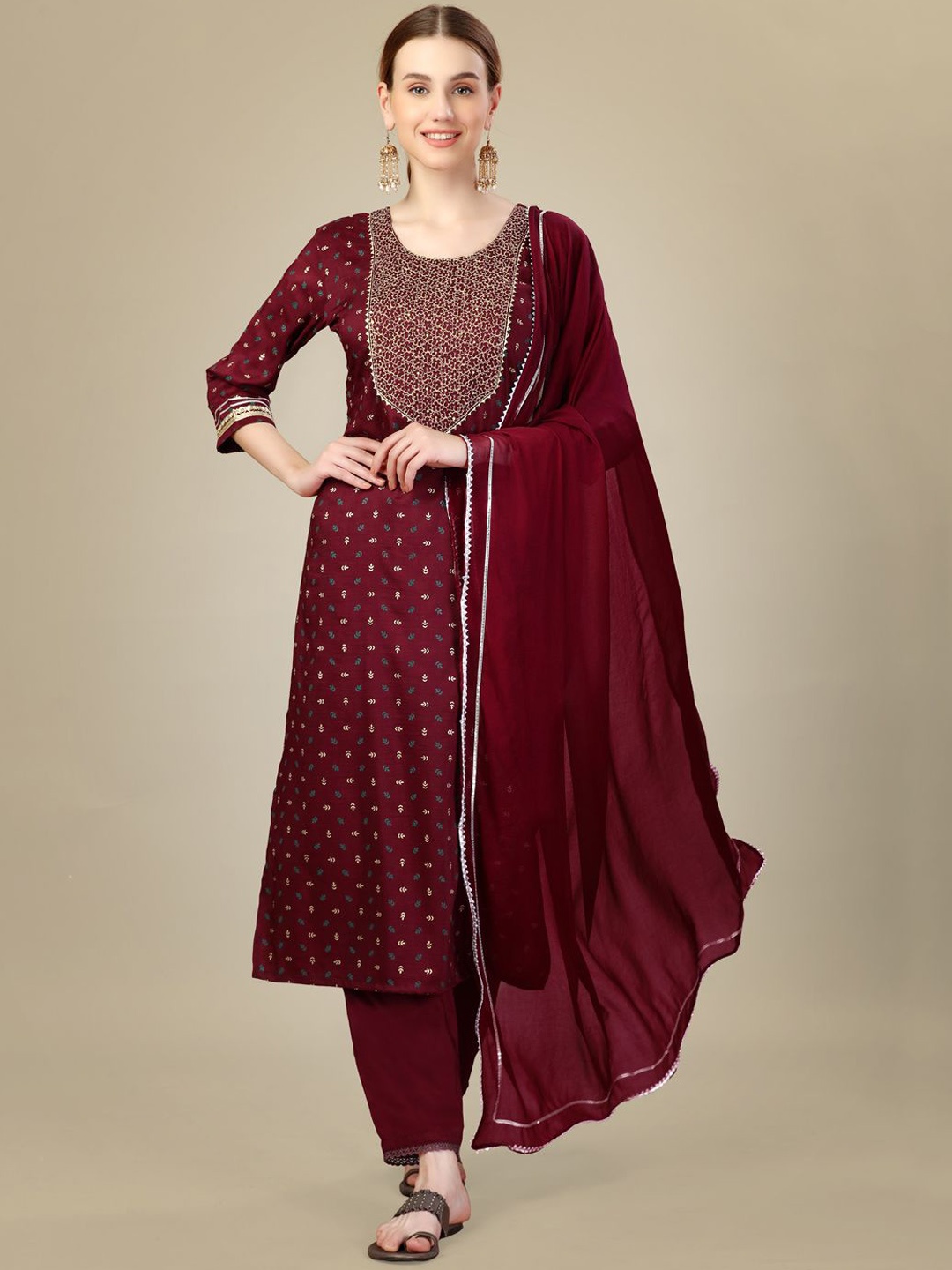 Rujave Women Floral Embroidered Regular Sequinned Kurta with Trousers & With Dupatta, Maroon
Rujave Women Floral Embroidered Regular Sequinned Kurta with Trousers & With Dupatta, Maroon