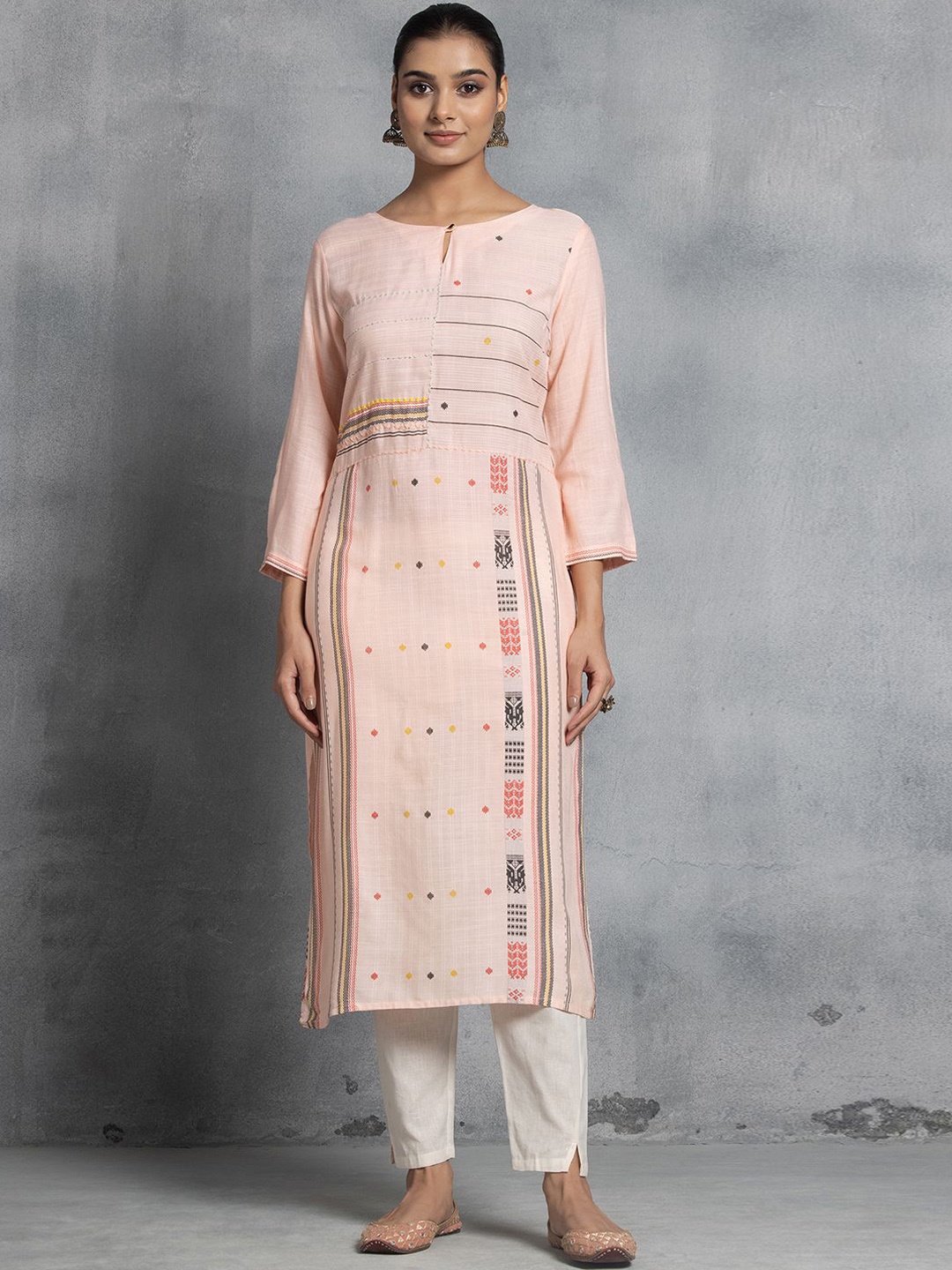 Rang by Indya Geometric Printed Keyhole Neck Thread Work Pure Cotton Straight Kurta, Pink
Rang by Indya Geometric Printed Keyhole Neck Thread Work Pure Cotton Straight Kurta, Pink