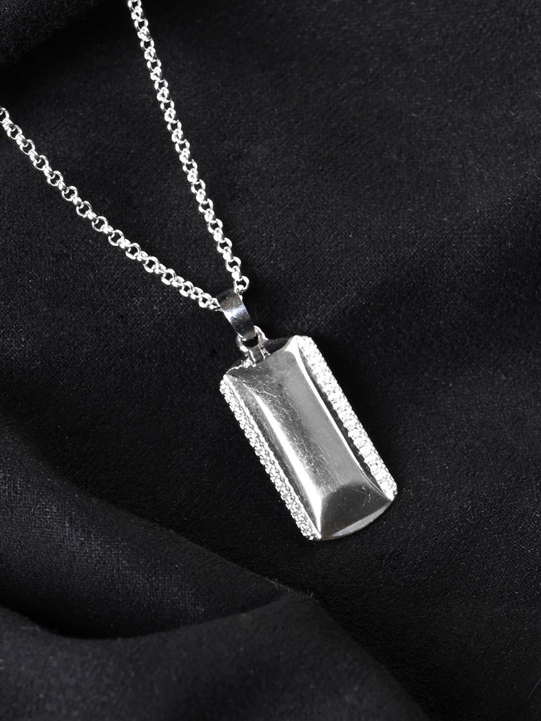 Clara Men 925 Sterling Silver Rhodium-Plated Cubic Zirconia Square Pendant with Chain
Clara Men 925 Sterling Silver Rhodium-Plated Cubic Zirconia Square Pendant with Chain