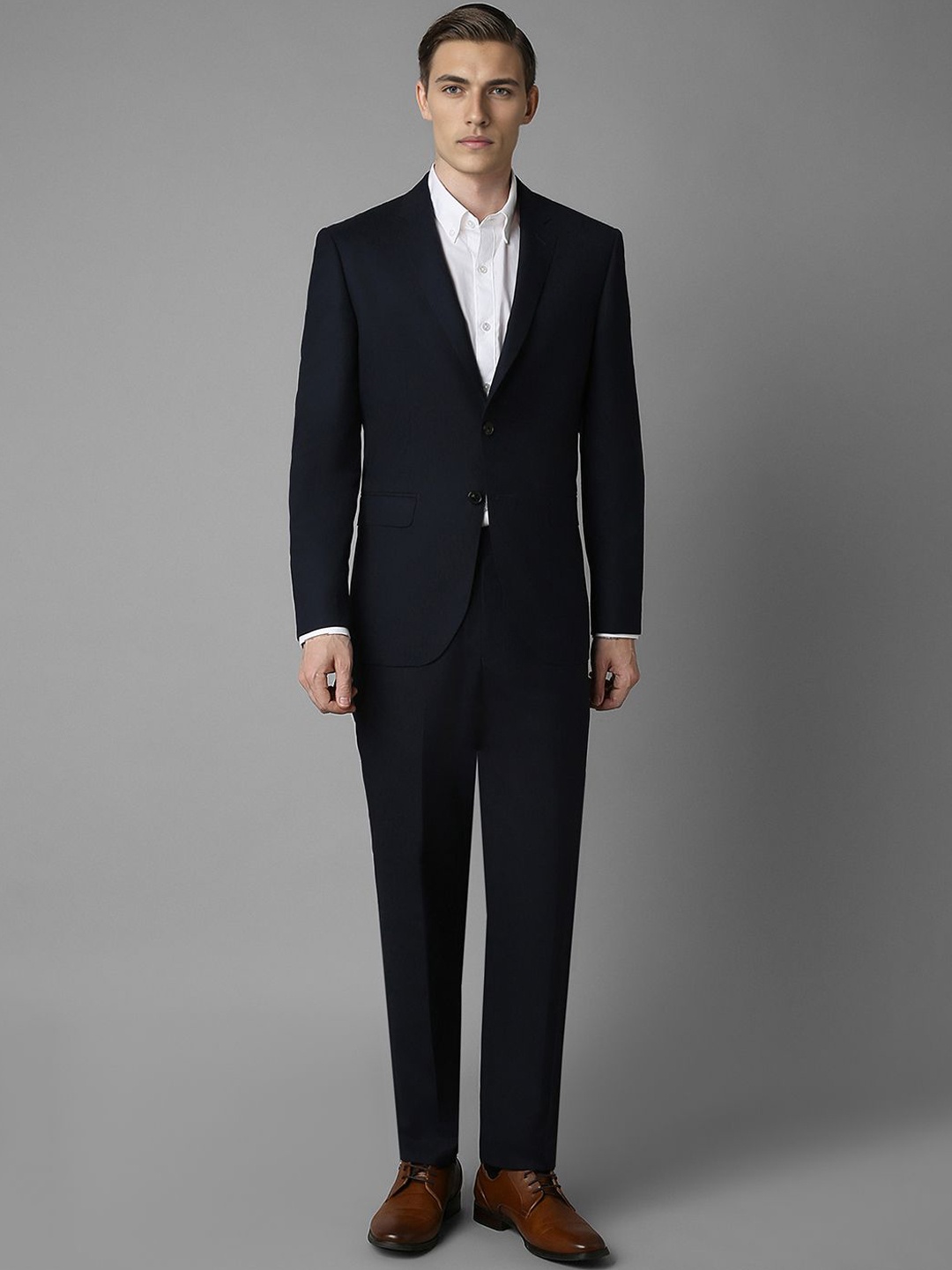Luxure by Louis Philippe Slim-Fit Double Vent Single-Breasted Two-Piece Men Formal Suit, Navy blue
Luxure by Louis Philippe Slim-Fit Double Vent Single-Breasted Two-Piece Men Formal Suit, Navy blue