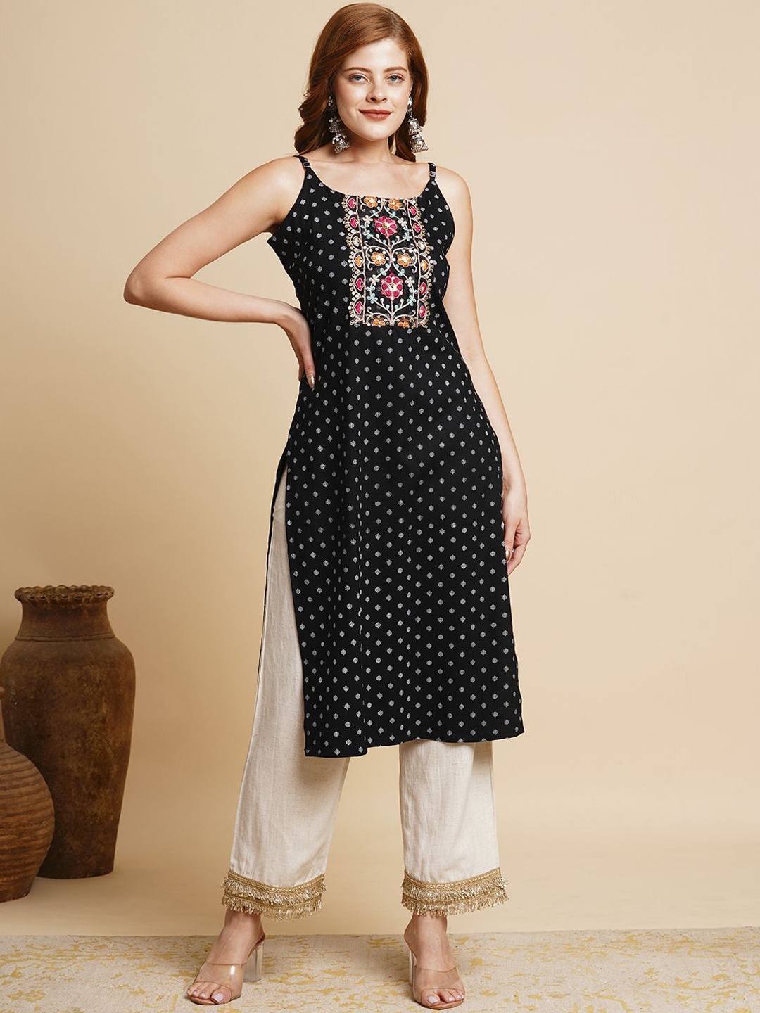 FASHOR Women Geometric Keyhole Neck Cold-Shoulder Sleeves Thread Work Kurta, Black
FASHOR Women Geometric Keyhole Neck Cold-Shoulder Sleeves Thread Work Kurta, Black
