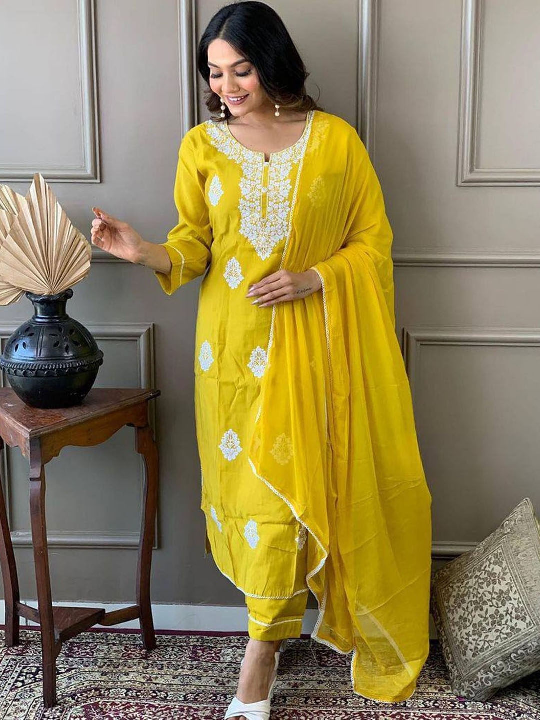 KALINI Women Ethnic Motifs Embroidered Regular Thread Work Chanderi Silk Kurta with Trousers & With Dupatta, Yellow
KALINI Women Ethnic Motifs Embroidered Regular Thread Work Chanderi Silk Kurta with Trousers & With Dupatta, Yellow