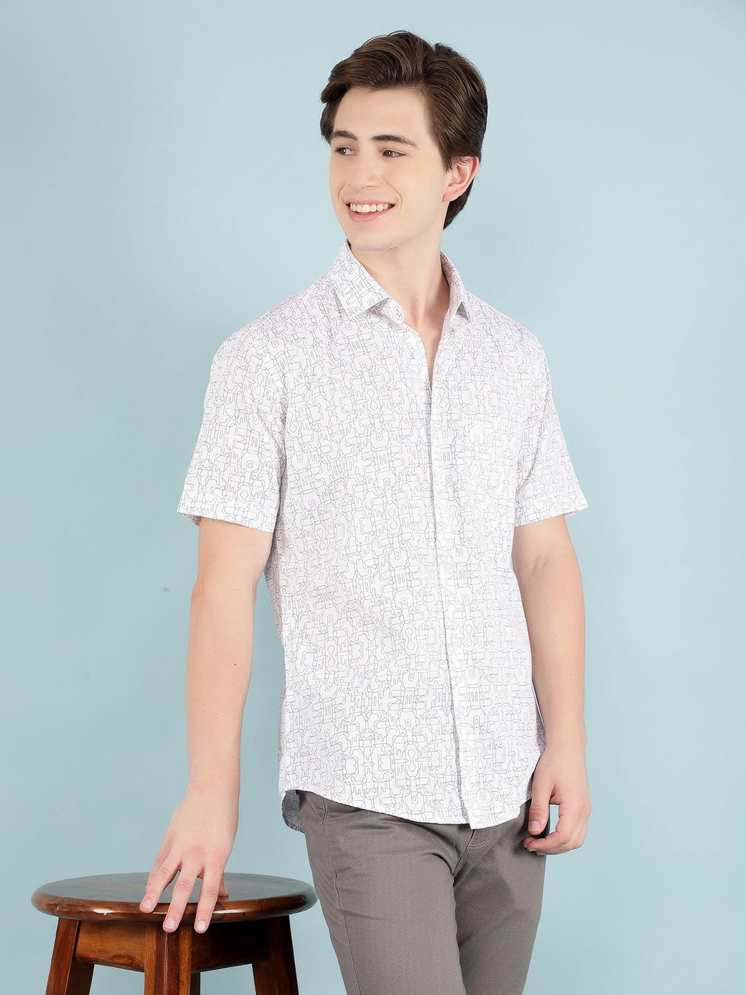 Crimsoune Club Men Classic Slim Fit Floral Opaque Printed Casual Shirt, White
Crimsoune Club Men Classic Slim Fit Floral Opaque Printed Casual Shirt, White