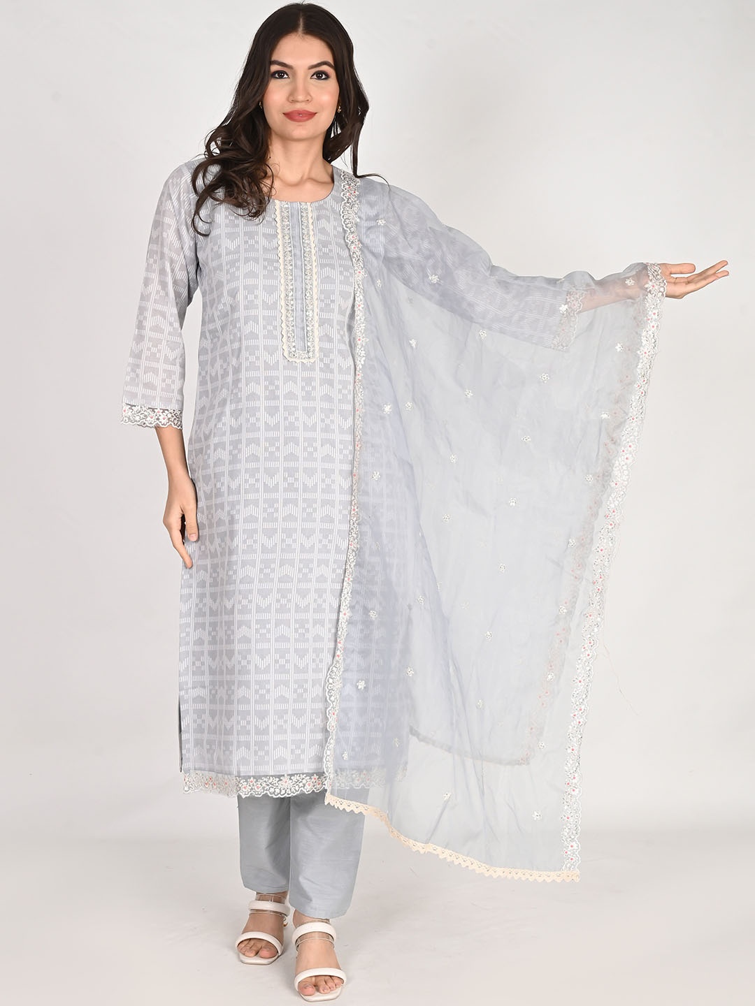 Girly Girls Floral Printed Straight Pure Cotton Sequinned Kurta with Palazzos & Dupatta, Grey
Girly Girls Floral Printed Straight Pure Cotton Sequinned Kurta with Palazzos & Dupatta, Grey