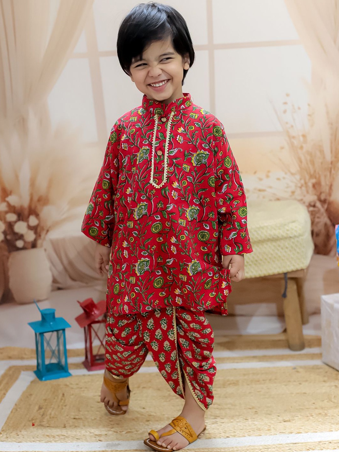 BownBee Boys Floral Printed Gotta Patti Mandarin Collar Pure Cotton Kurta With Dhoti Pants, Red
BownBee Boys Floral Printed Gotta Patti Mandarin Collar Pure Cotton Kurta With Dhoti Pants, Red