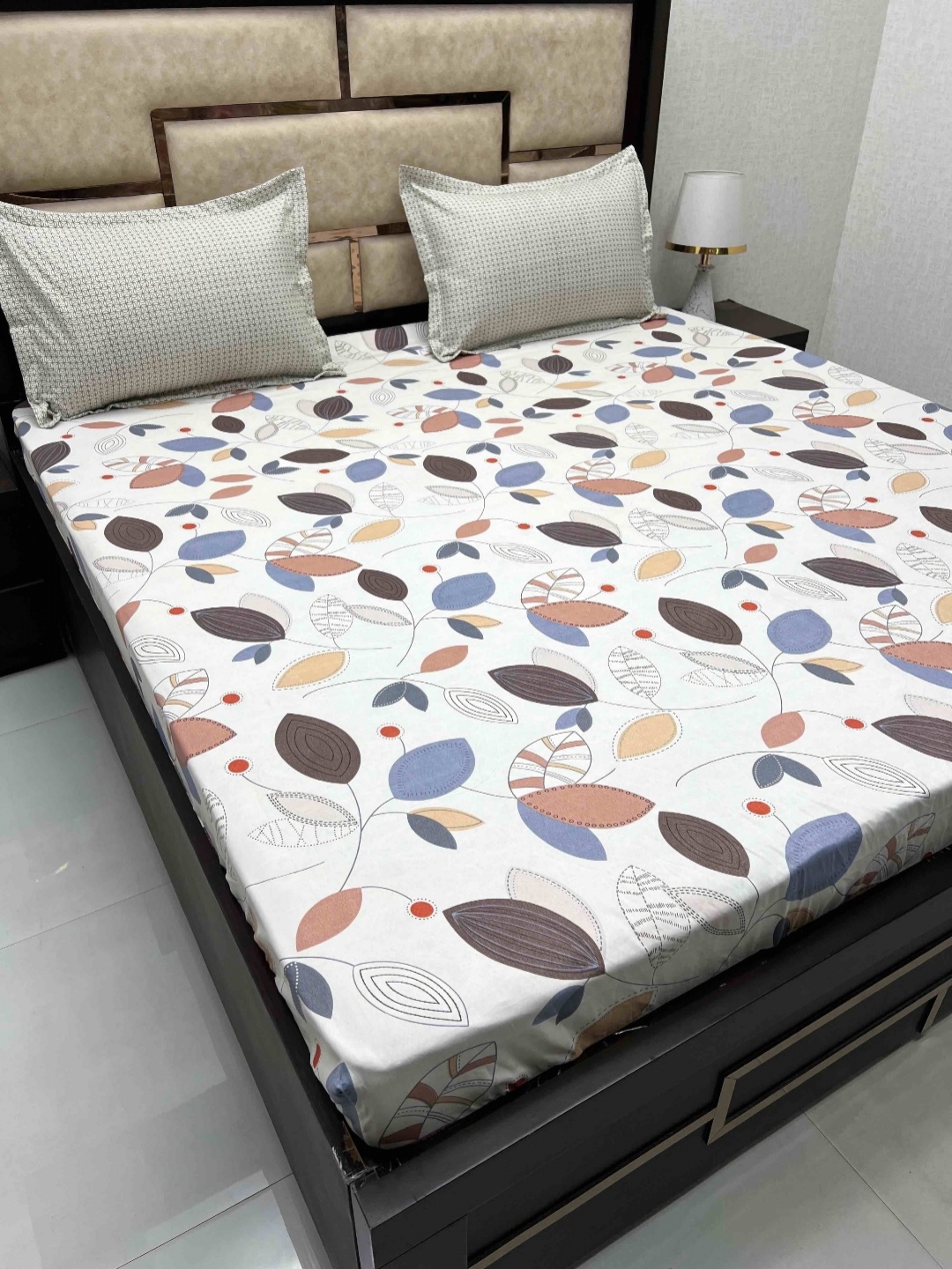 Pure Decor King Size Fitted Double Bed Bedsheet With 2 Pillow Covers 6 ft X 6.3 ft X 1 ft, White
Pure Decor King Size Fitted Double Bed Bedsheet With 2 Pillow Covers 6 ft X 6.3 ft X 1 ft, White