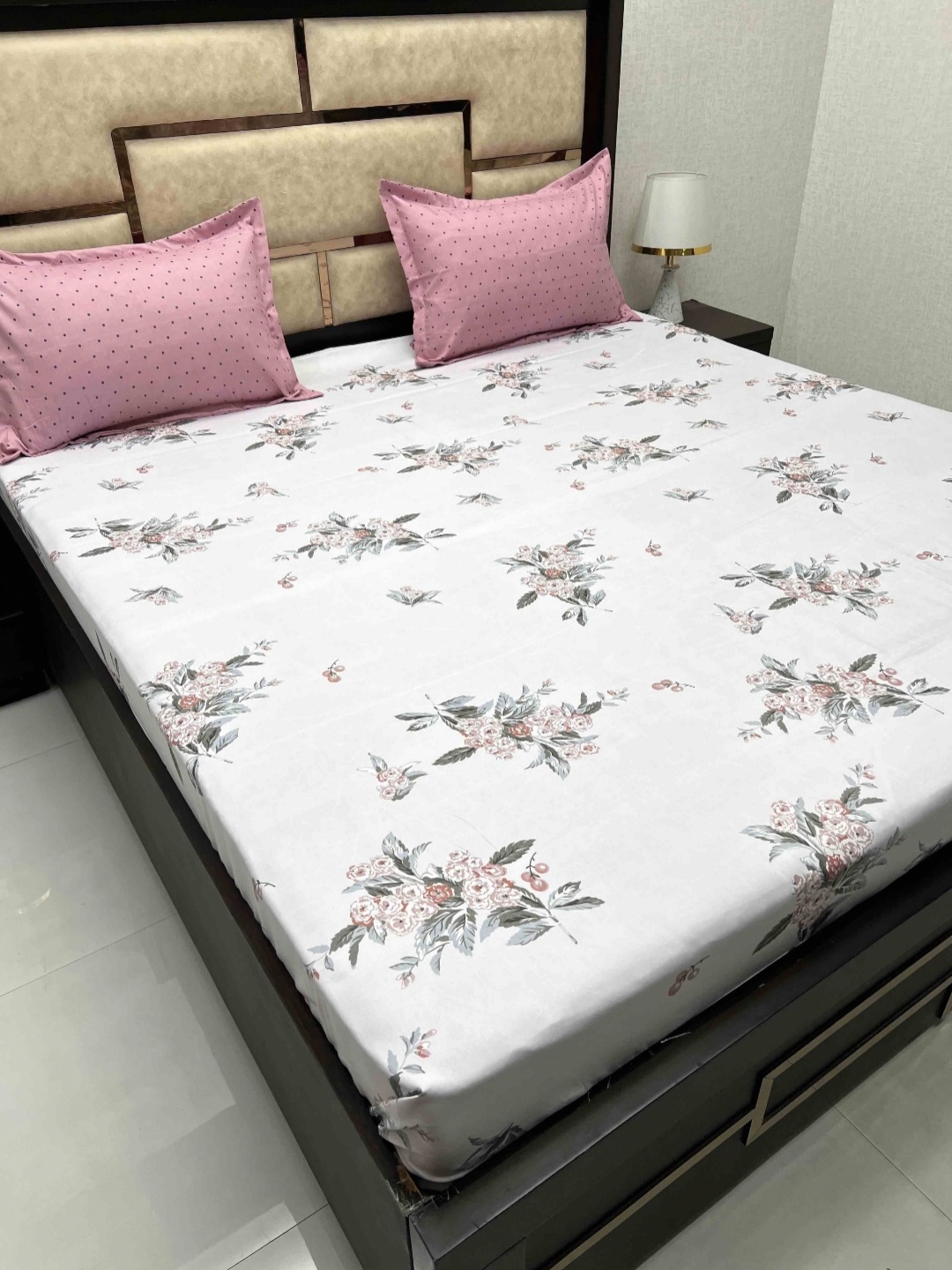 Pure Decor White & Blue Floral Printed Cotton 300 TC King Bedsheet With 2 Pillow Covers
Pure Decor White & Blue Floral Printed Cotton 300 TC King Bedsheet With 2 Pillow Covers
