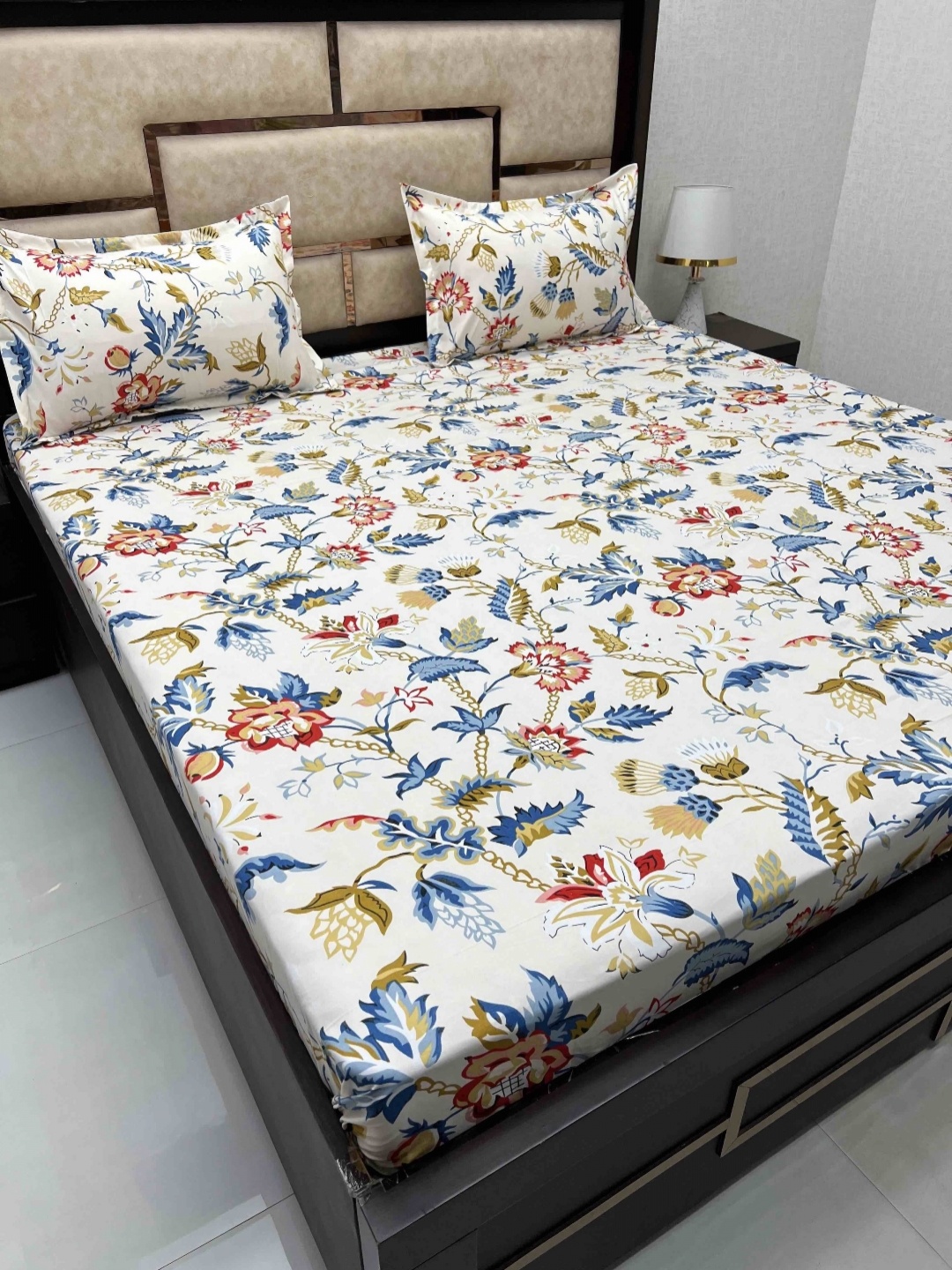 Pure Decor White Floral Printed 300 TC Cotton Double Queen Bedsheet with 2 Pillow Covers
Pure Decor White Floral Printed 300 TC Cotton Double Queen Bedsheet with 2 Pillow Covers