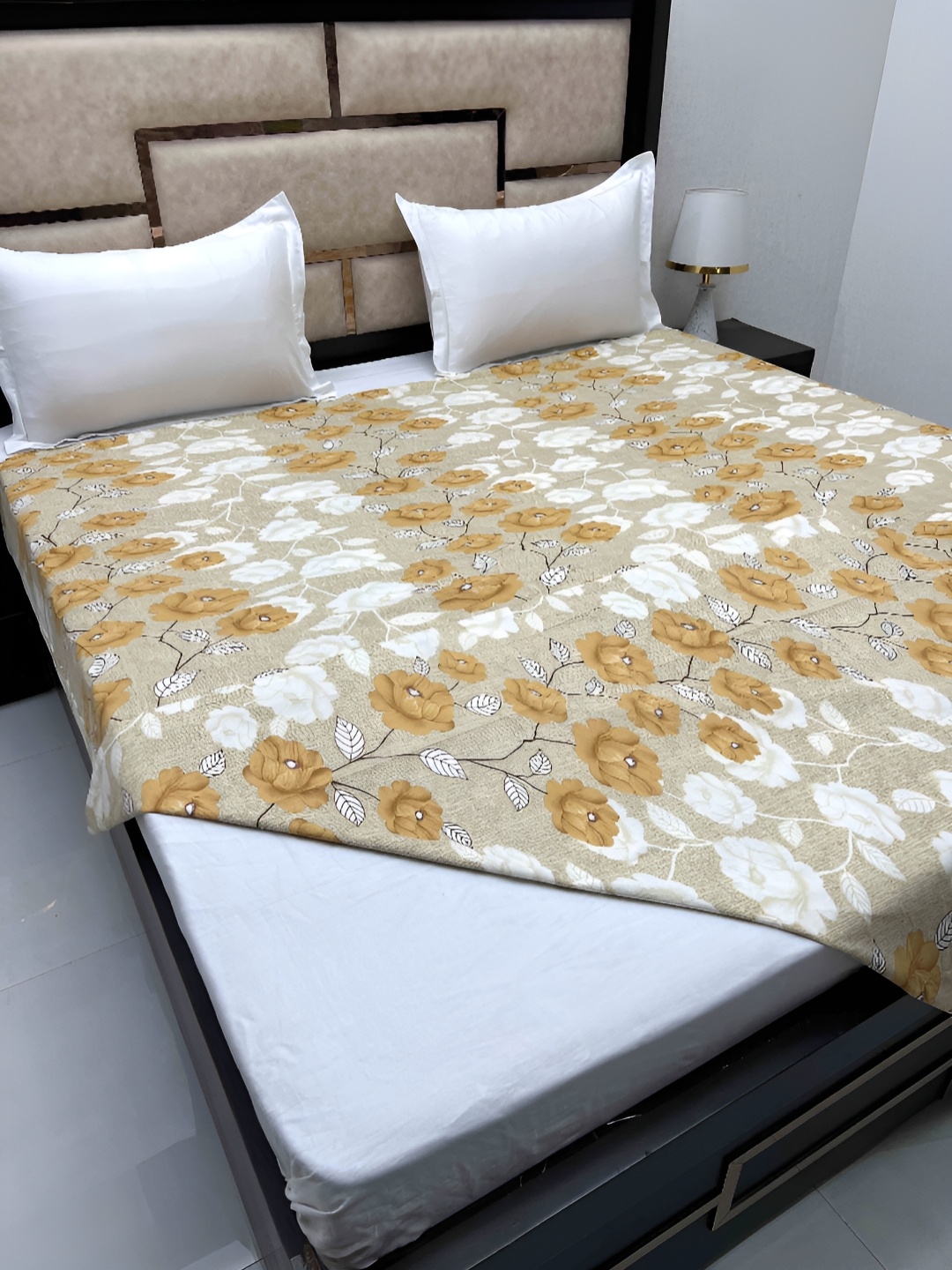 Pure Decor Beige & White Printed Pure Cotton Super King Size Duvet Cover With Zipper
Pure Decor Beige & White Printed Pure Cotton Super King Size Duvet Cover With Zipper