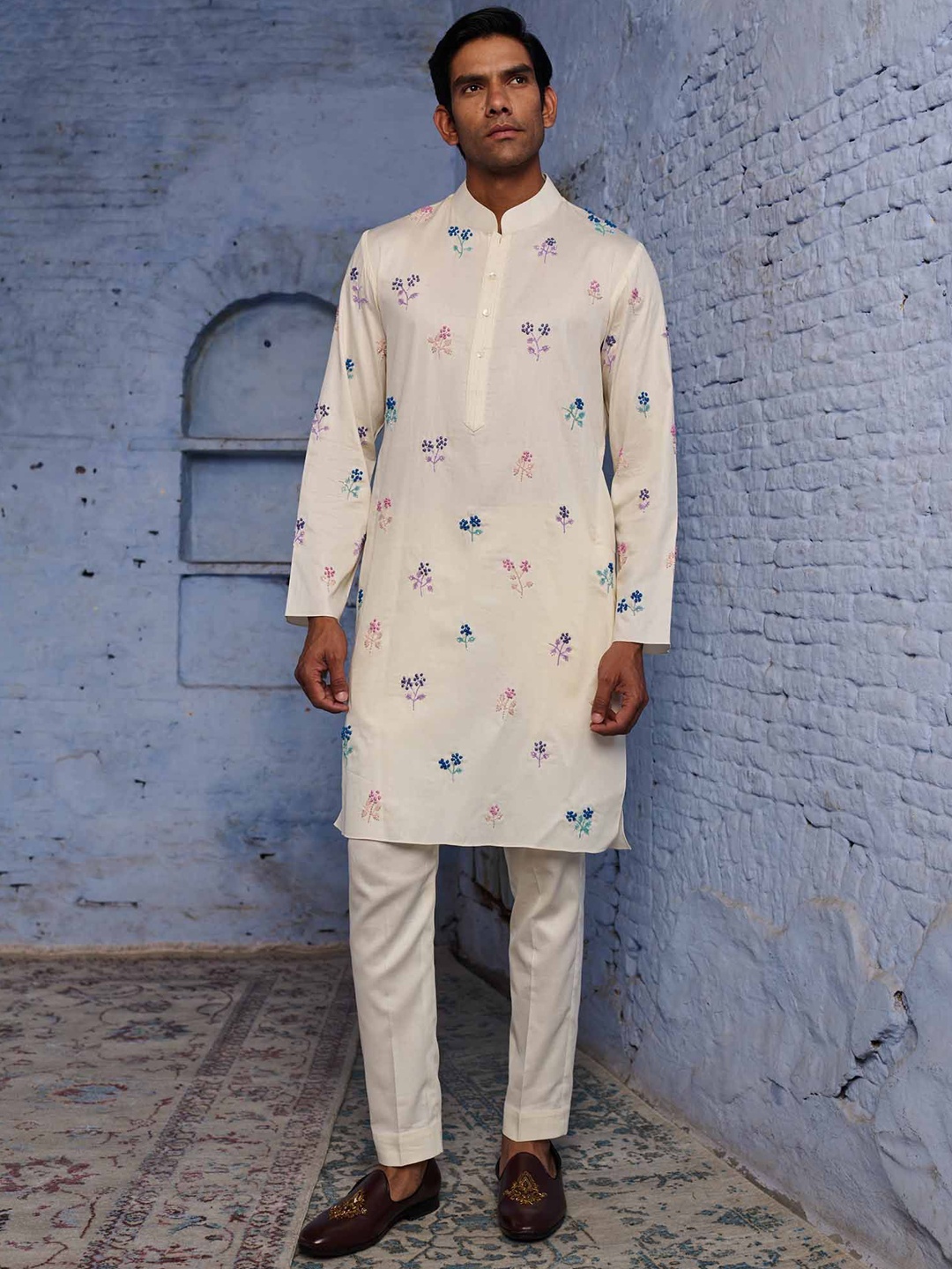 Agrajain Floral Embroidered Thread Work Mandarin Collar Kurta With Trousers, Cream
Agrajain Floral Embroidered Thread Work Mandarin Collar Kurta With Trousers, Cream