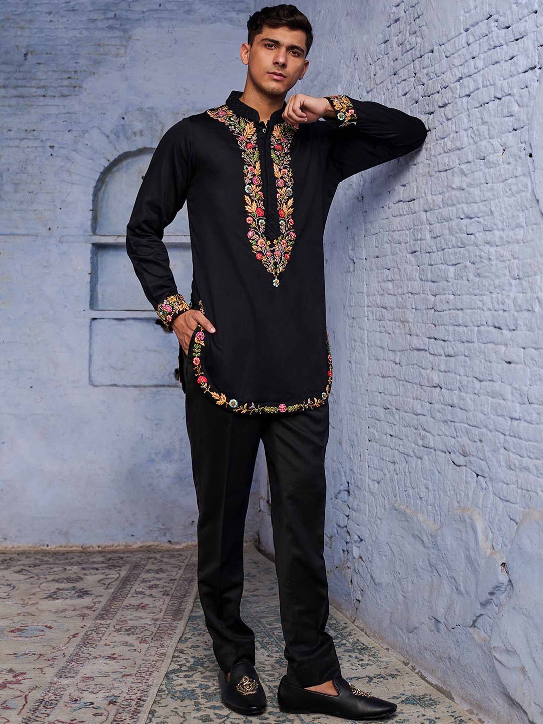Agrajain Floral Embroidered Zardozi Mandarin Collar Straight Kurta With Trousers, Black
Agrajain Floral Embroidered Zardozi Mandarin Collar Straight Kurta With Trousers, Black