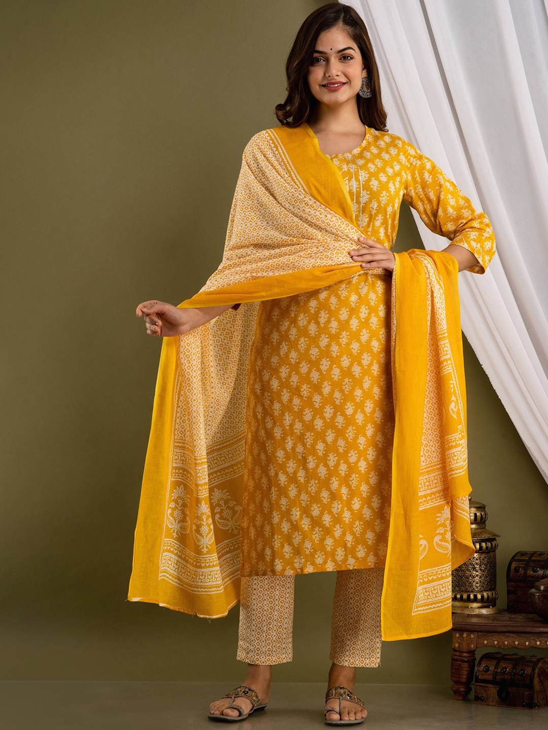 P3D CREATION Ethnic Motifs Printed Pure Cotton Straight Kurta & Trousers With Dupatta, Yellow
P3D CREATION Ethnic Motifs Printed Pure Cotton Straight Kurta & Trousers With Dupatta, Yellow