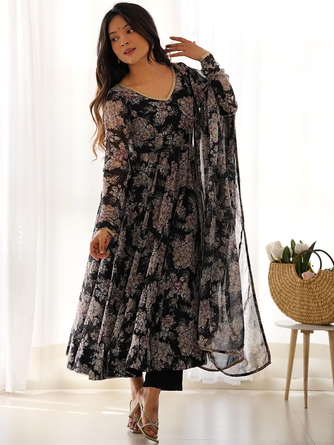 KALINI Floral Printed V-Neck Gotta Patti Georgette Anarkali Kurta with Trousers & Dupatta, Black
KALINI Floral Printed V-Neck Gotta Patti Georgette Anarkali Kurta with Trousers & Dupatta, Black