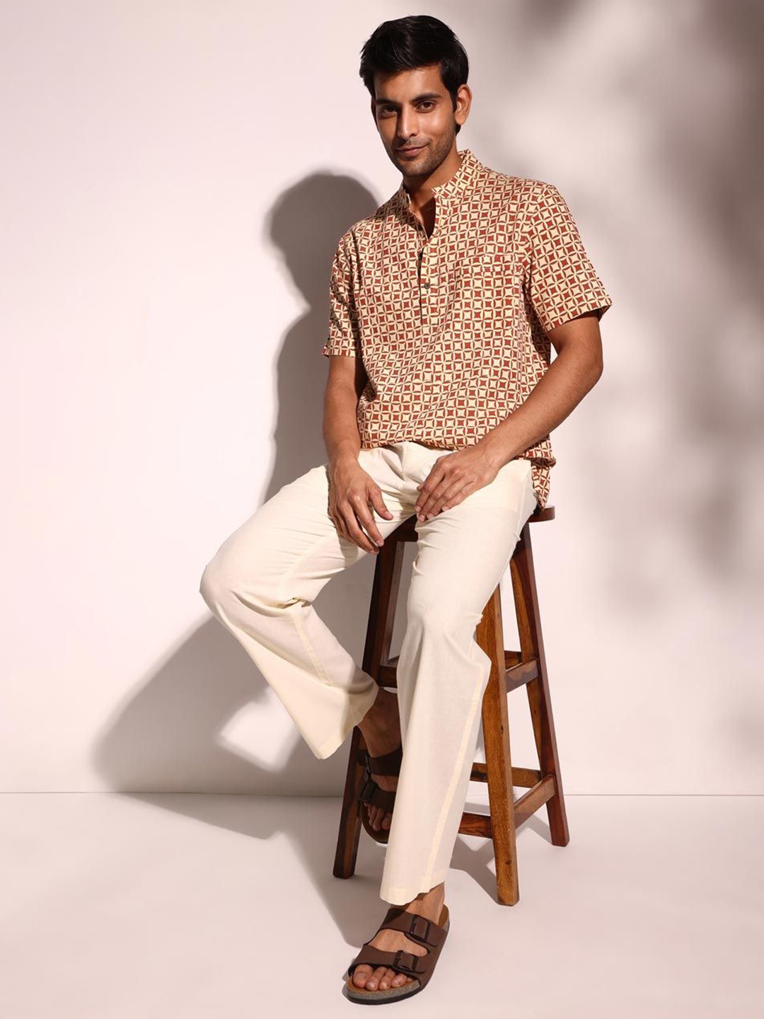 Fabindia Men Band Collar Geometric Printed Geometric Print Cotton Relaxed Fit Casual Shirt, Beige
Fabindia Men Band Collar Geometric Printed Geometric Print Cotton Relaxed Fit Casual Shirt, Beige
