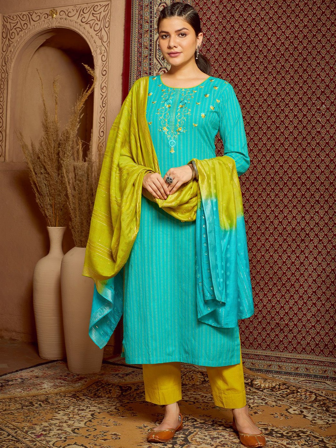 WOMEN PLUS Floral Embroidered Pure Cotton Straight Kurta With Trousers & Dupatta, Turquoise blue
WOMEN PLUS Floral Embroidered Pure Cotton Straight Kurta With Trousers & Dupatta, Turquoise blue