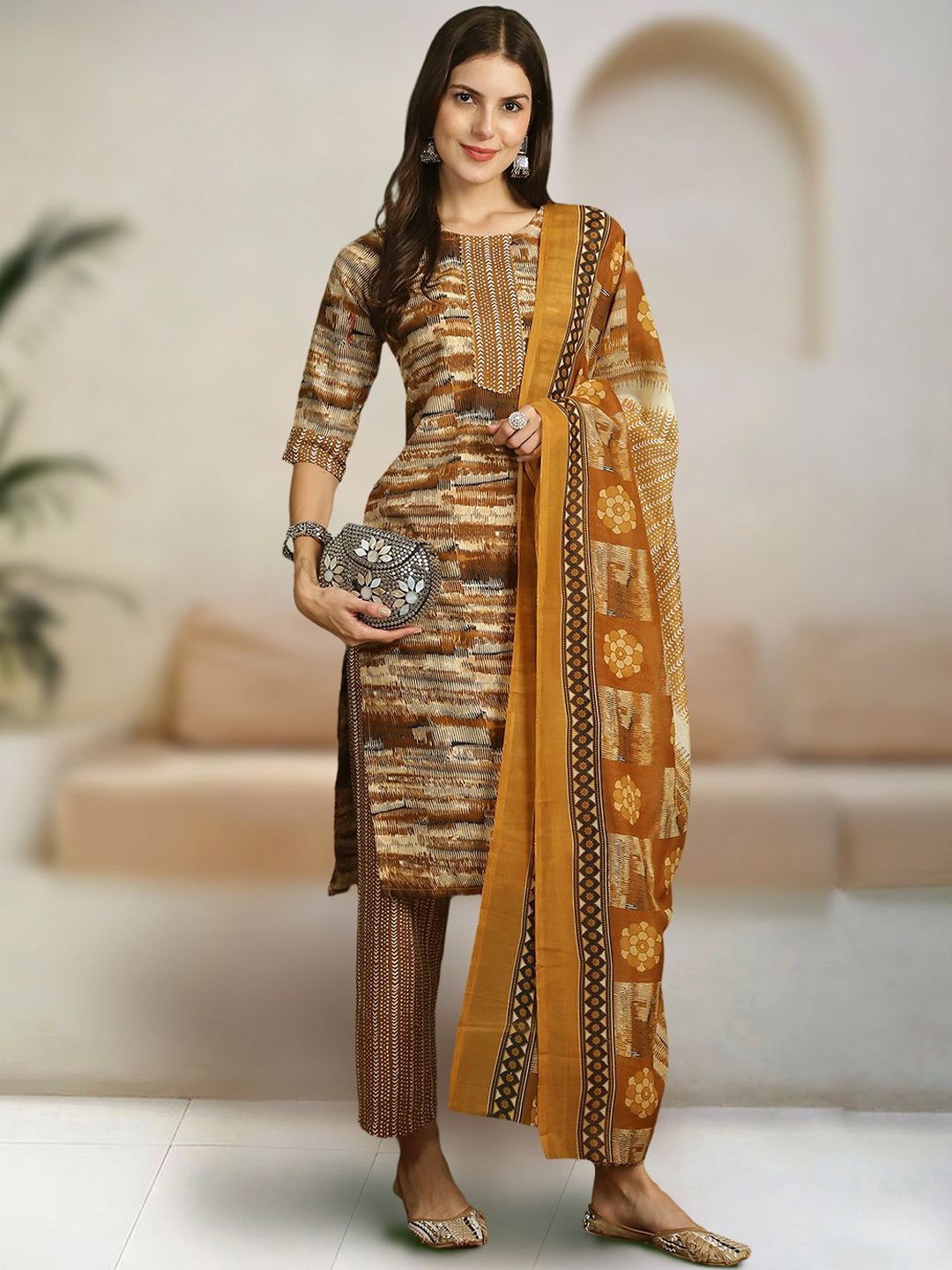 7Threads Printed Regular Pure Cotton Straight Kurta With Trousers & Dupatta, Khaki
7Threads Printed Regular Pure Cotton Straight Kurta With Trousers & Dupatta, Khaki