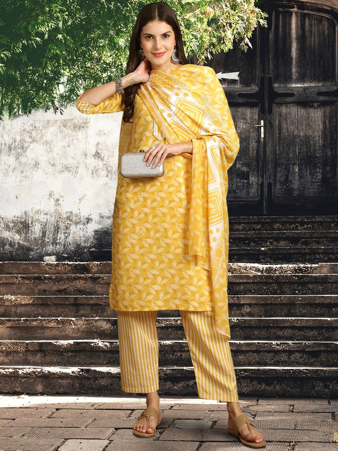 1 Stop Fashion Floral Printed Regular Pure Cotton Straight Kurta With Trousers & Dupatta, Yellow
1 Stop Fashion Floral Printed Regular Pure Cotton Straight Kurta With Trousers & Dupatta, Yellow