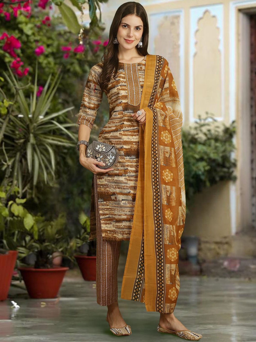 1 Stop Fashion Abstract Printed Pure Cotton Straight Kurta with Trousers & Dupatta, Khaki
1 Stop Fashion Abstract Printed Pure Cotton Straight Kurta with Trousers & Dupatta, Khaki