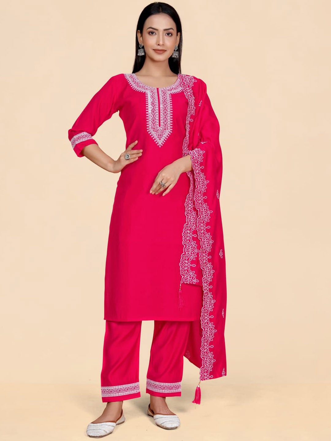 Suha Ethnic Motifs Embroidered Thread Work Straight Kurta With Palazzo & Dupatta, Red
Suha Ethnic Motifs Embroidered Thread Work Straight Kurta With Palazzo & Dupatta, Red