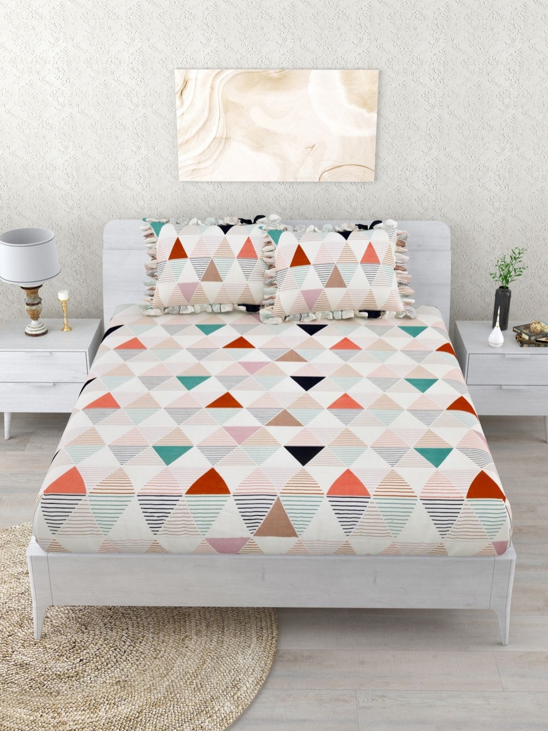 DREAM WEAVERZ White Geometric Printed Fitted 260 TC Double King Bedsheet & 2 Pillow Covers
DREAM WEAVERZ White Geometric Printed Fitted 260 TC Double King Bedsheet & 2 Pillow Covers