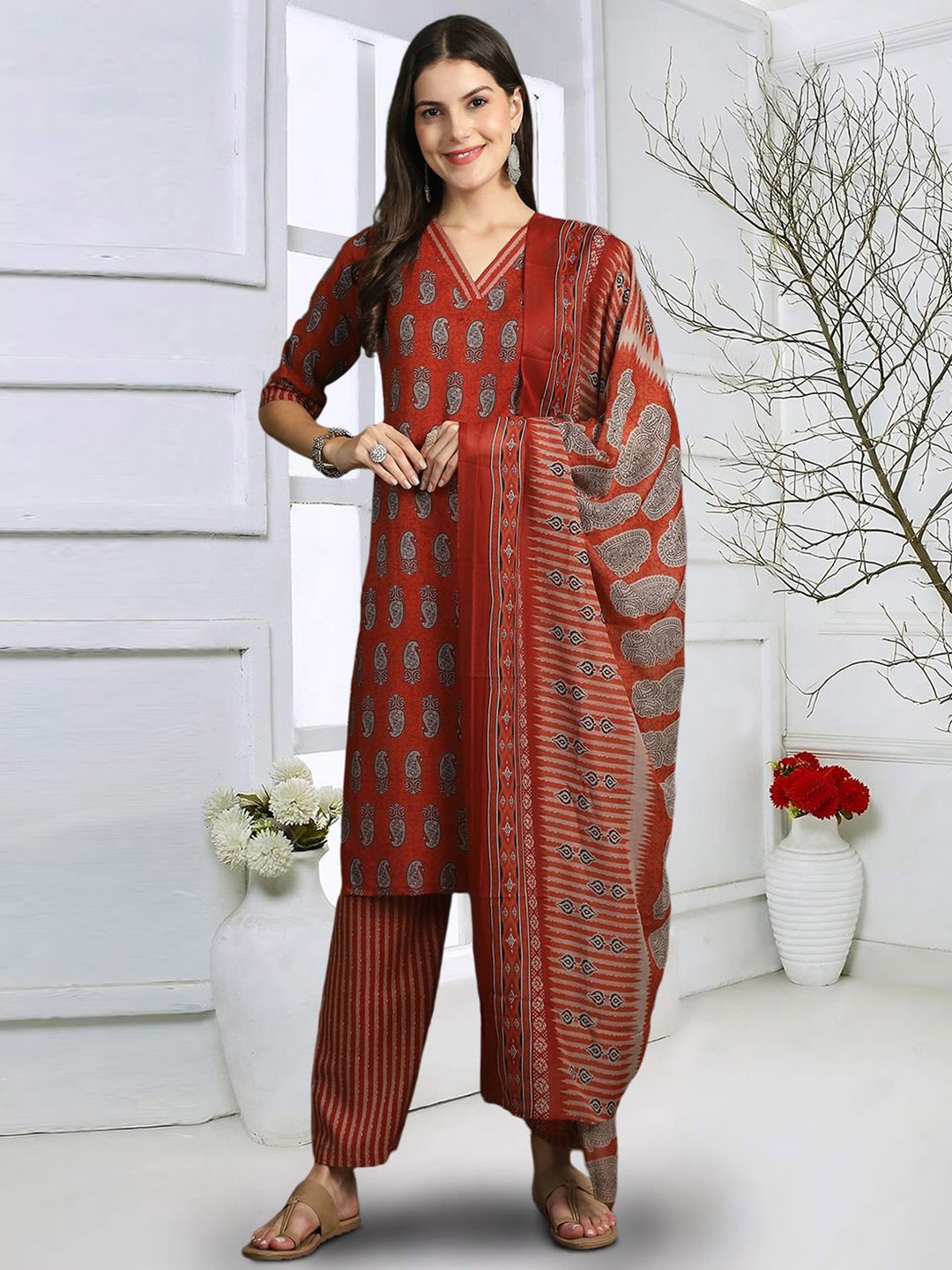 1 Stop Fashion Paisley Printed V-Neck Pure Cotton Straight Kurta With Trousers & Dupatta, Red
1 Stop Fashion Paisley Printed V-Neck Pure Cotton Straight Kurta With Trousers & Dupatta, Red