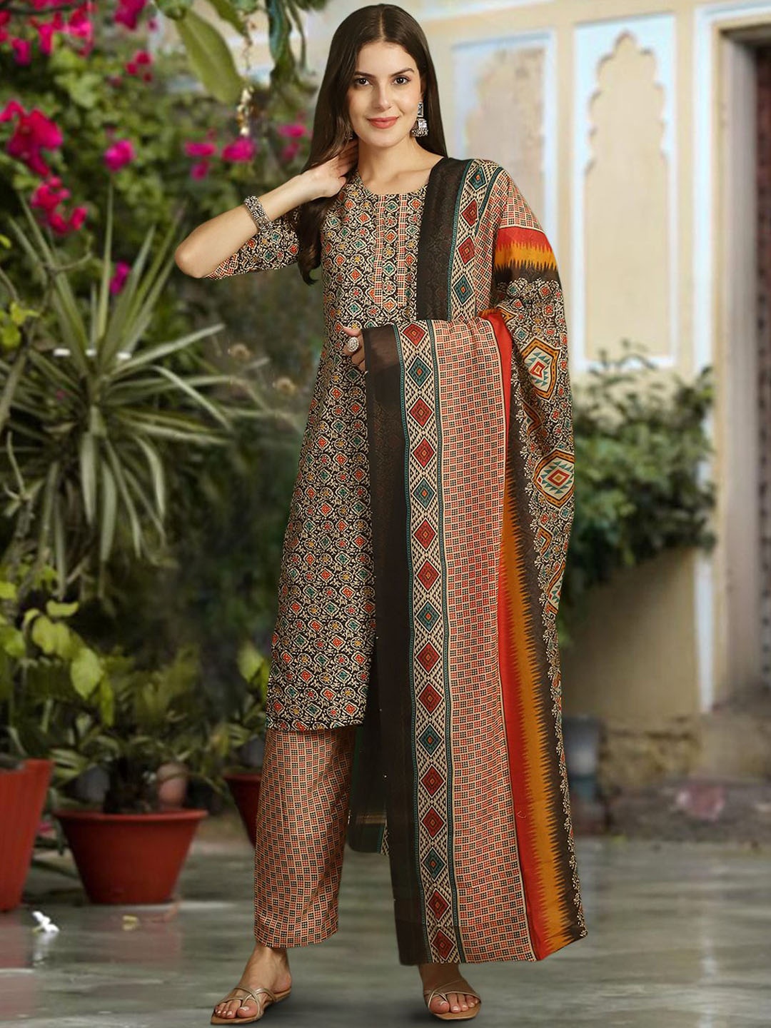 1 Stop Fashion Ethnic Motifs Printed Pure Cotton Straight Kurta with Trousers & Dupatta, Black
1 Stop Fashion Ethnic Motifs Printed Pure Cotton Straight Kurta with Trousers & Dupatta, Black