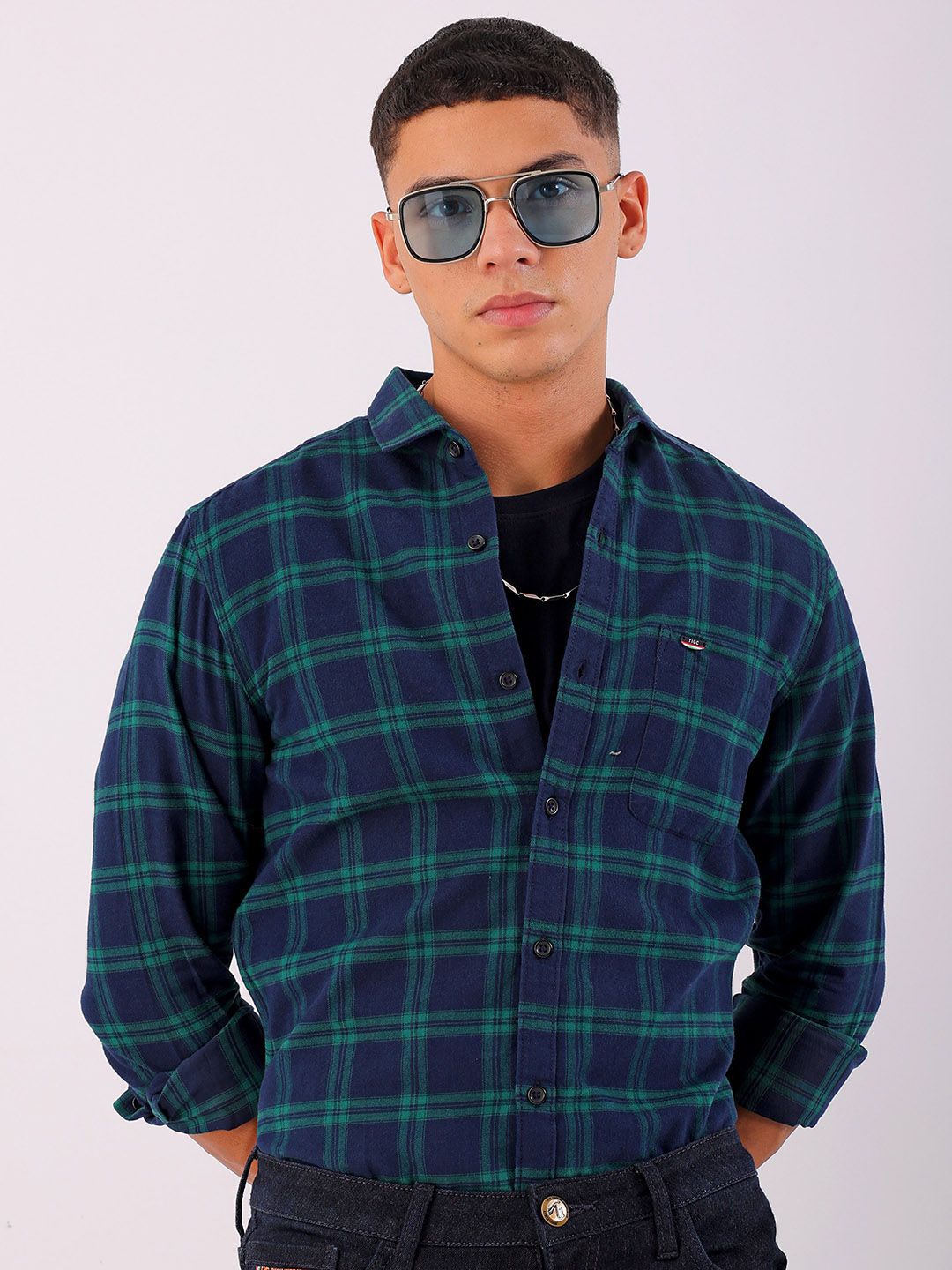 The Indian Garage Co Men Spread Collar Checked Cotton Slim Fit Casual Shirt, Navy blue
The Indian Garage Co Men Spread Collar Checked Cotton Slim Fit Casual Shirt, Navy blue