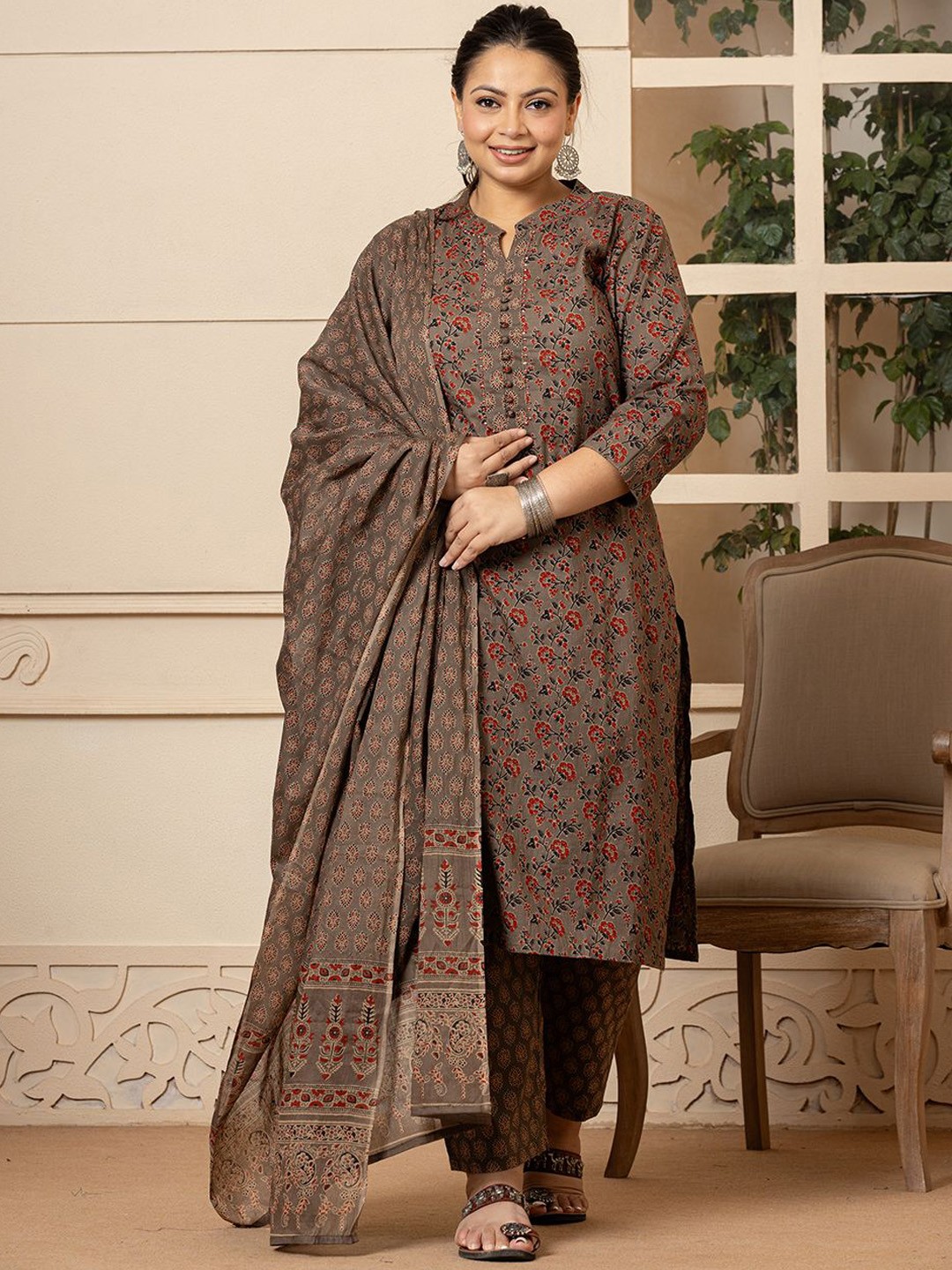 Yufta Plus Size Floral Printd Sequinned Pure Cotton Straight Kurta With Trousers & Dupatta, Brown
Yufta Plus Size Floral Printd Sequinned Pure Cotton Straight Kurta With Trousers & Dupatta, Brown