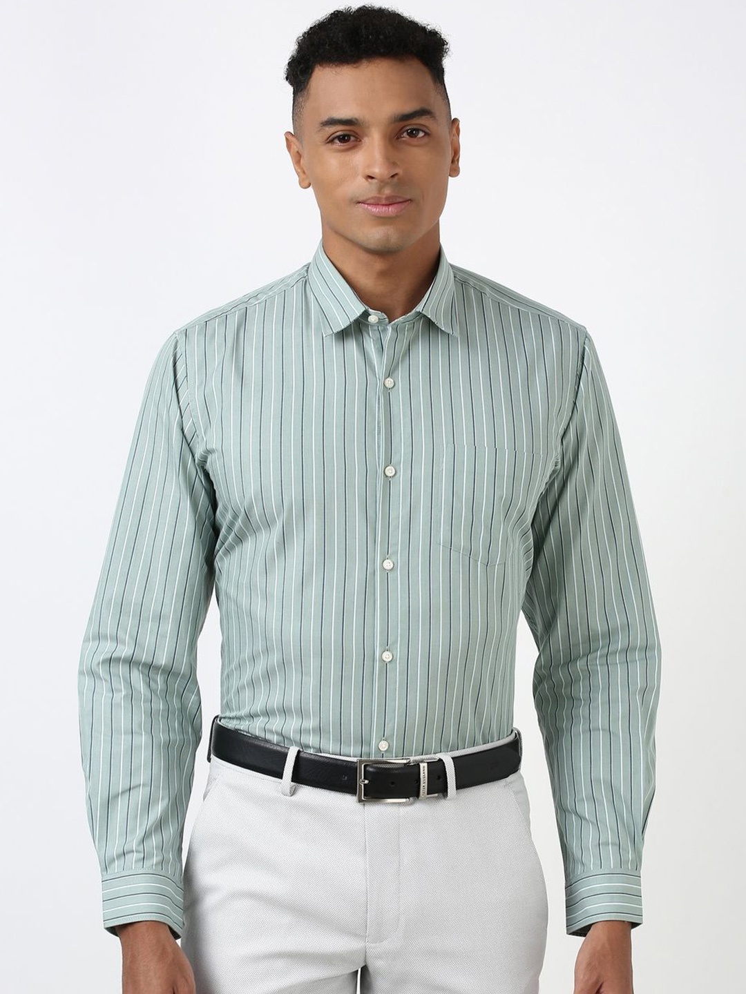 Peter England Men Spread Collar Pinstripes Striped Cotton Slim Fit Formal Shirt, Green
Peter England Men Spread Collar Pinstripes Striped Cotton Slim Fit Formal Shirt, Green