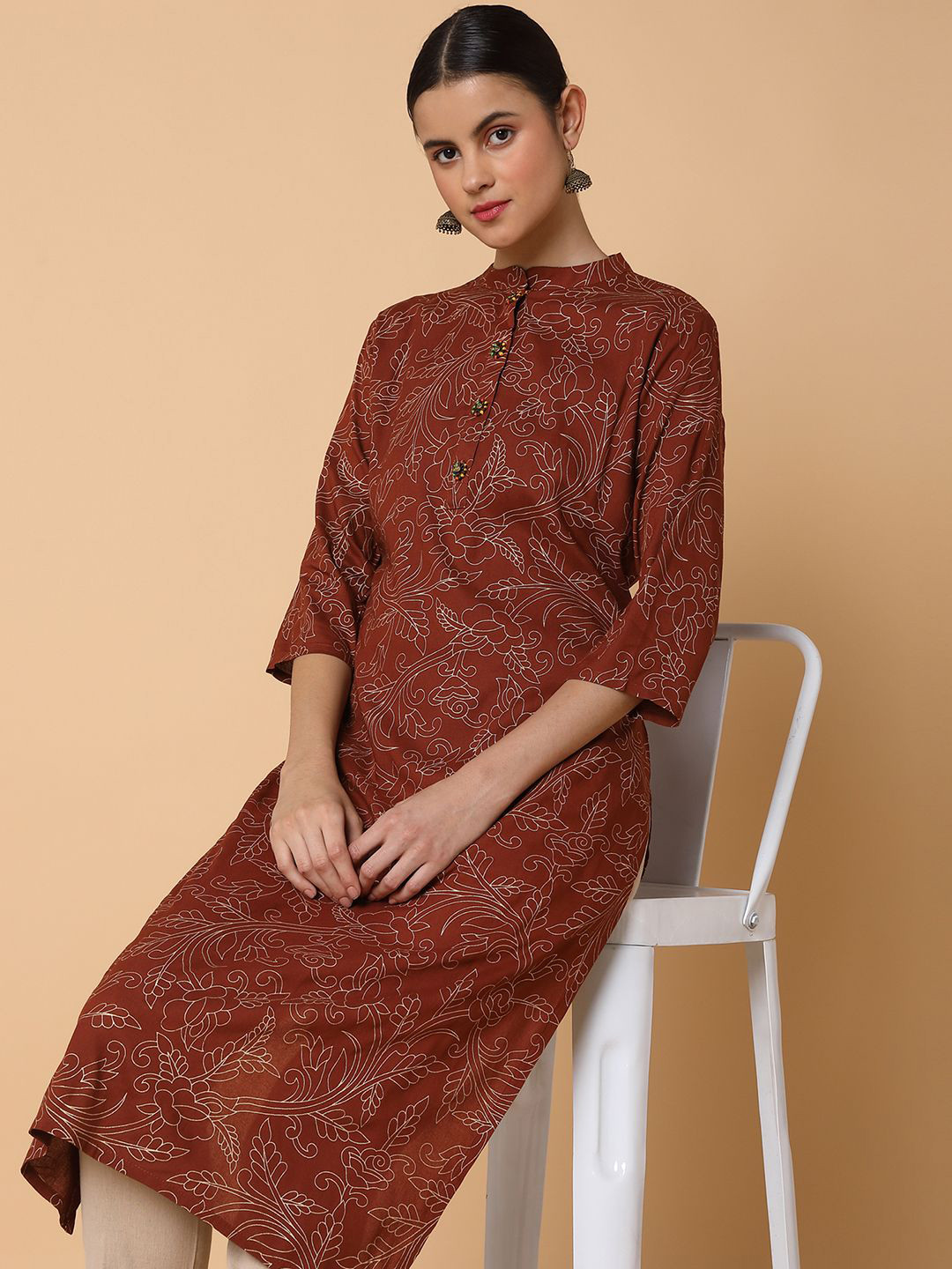 SHOWOFF Floral Printed Mandarin Collar Straight Kurta, Brown 
SHOWOFF Floral Printed Mandarin Collar Straight Kurta, Brown