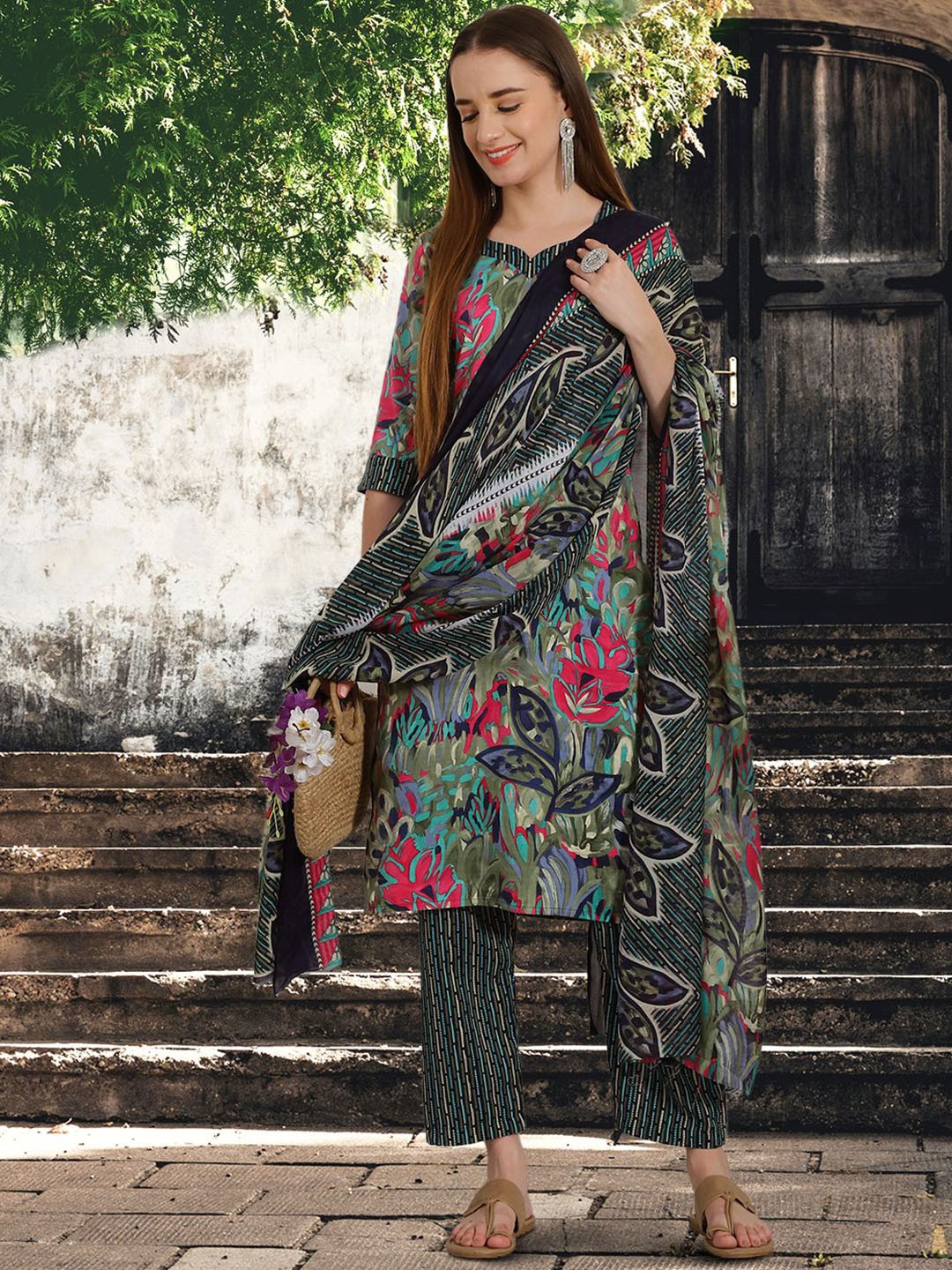 Ethnic basket Floral Printed V-Neck Pure Cotton Straight Kurta with Trousers & Dupatta, Green
Ethnic basket Floral Printed V-Neck Pure Cotton Straight Kurta with Trousers & Dupatta, Green