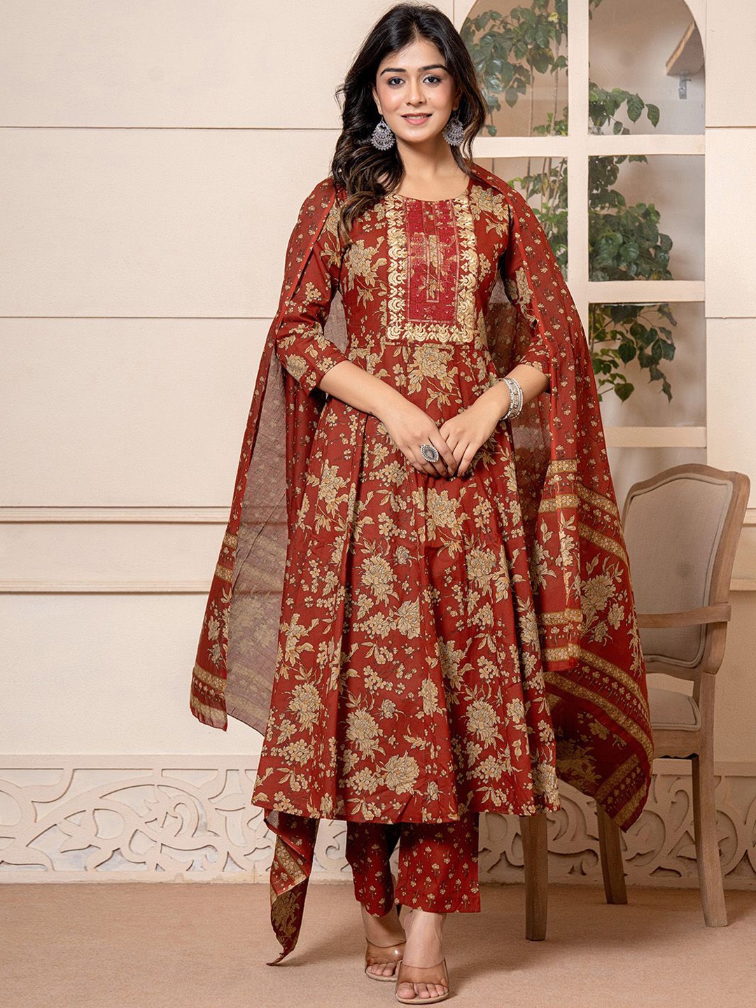Yufta Floral Printed Panelled Sequinned Pure Cotton Kurta With Trousers & Dupatta, Red
Yufta Floral Printed Panelled Sequinned Pure Cotton Kurta With Trousers & Dupatta, Red