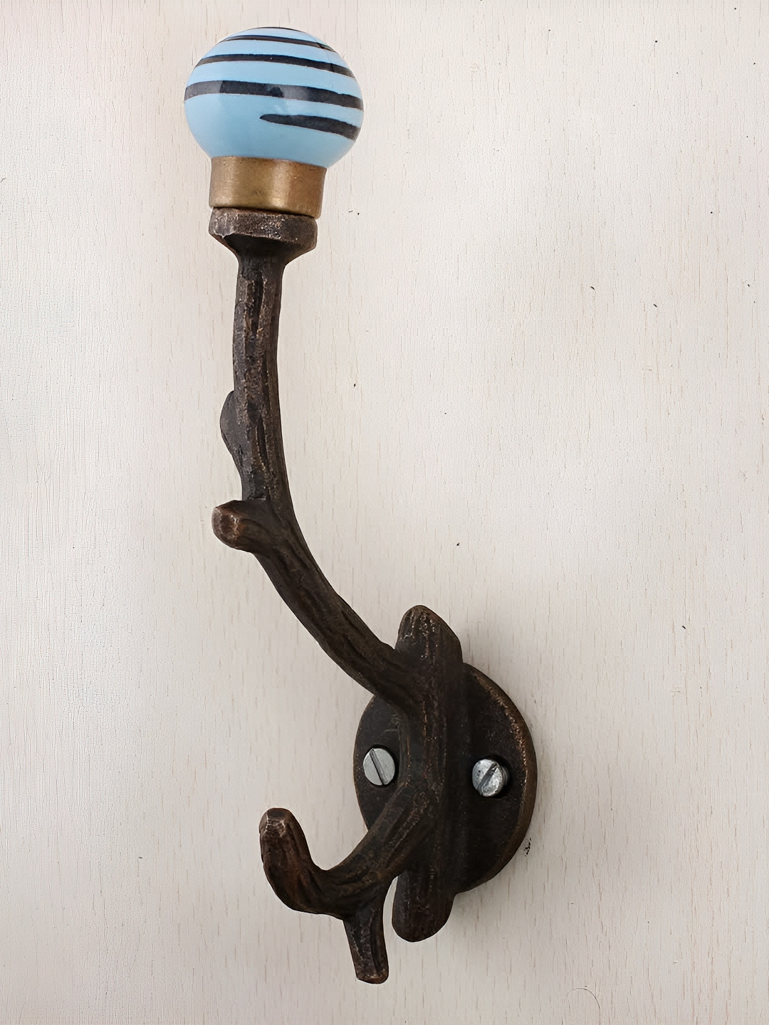 Indianshelf Brown & Blue 4 Pieces Metal Wall Hook
Indianshelf Brown & Blue 4 Pieces Metal Wall Hook