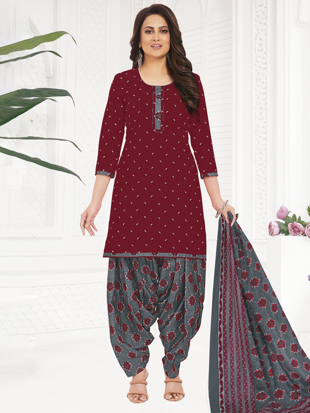 MIRAAN Floral Printed Pure Cotton Straight Kurta with Patiala & Dupatta, Maroon
MIRAAN Floral Printed Pure Cotton Straight Kurta with Patiala & Dupatta, Maroon