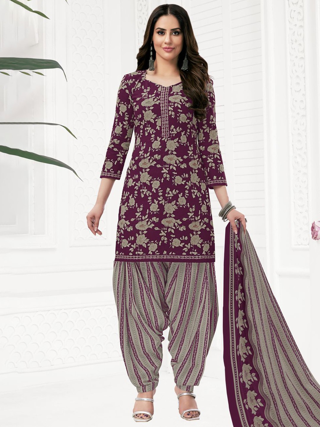 MIRAAN Floral Printed V-Neck Pure Cotton Straight Kurta with Patiala & Dupatta, Purple
MIRAAN Floral Printed V-Neck Pure Cotton Straight Kurta with Patiala & Dupatta, Purple
