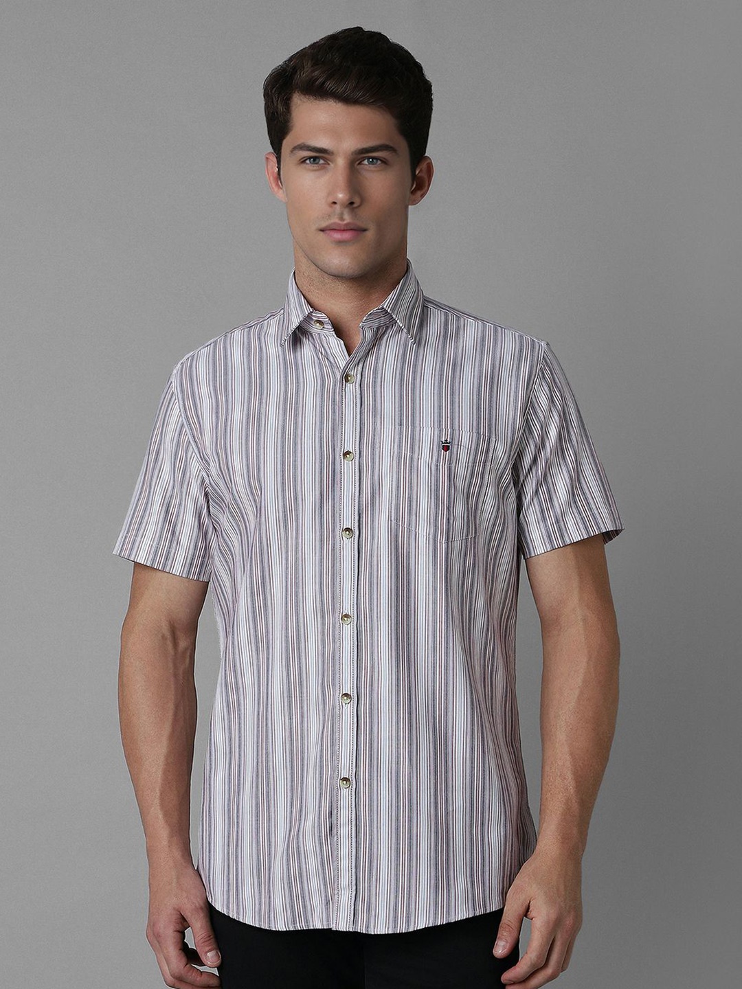 Louis Philippe Sport Men Spread Collar Vertical Striped Cotton Slim Fit Casual Shirt, Grey
Louis Philippe Sport Men Spread Collar Vertical Striped Cotton Slim Fit Casual Shirt, Grey