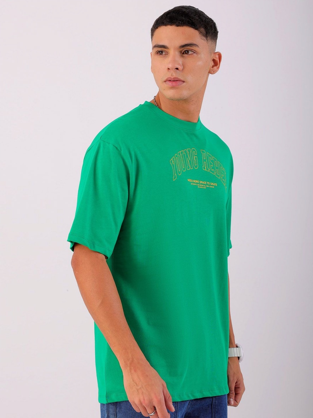 The Indian Garage Co Men Graphic Printed Round Neck Cotton Oversized T-shirt, Green
The Indian Garage Co Men Graphic Printed Round Neck Cotton Oversized T-shirt, Green