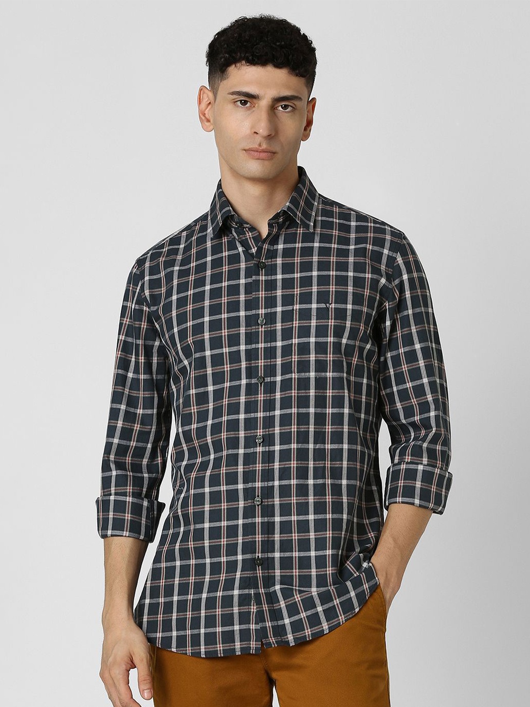 Van Heusen Sport Men Spread Collar Tartan Checked Cotton Slim Fit Casual Shirt, Black
Van Heusen Sport Men Spread Collar Tartan Checked Cotton Slim Fit Casual Shirt, Black